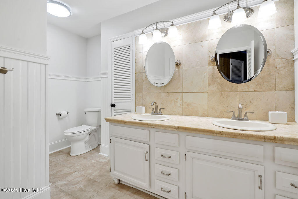 100508979 | Photo 87