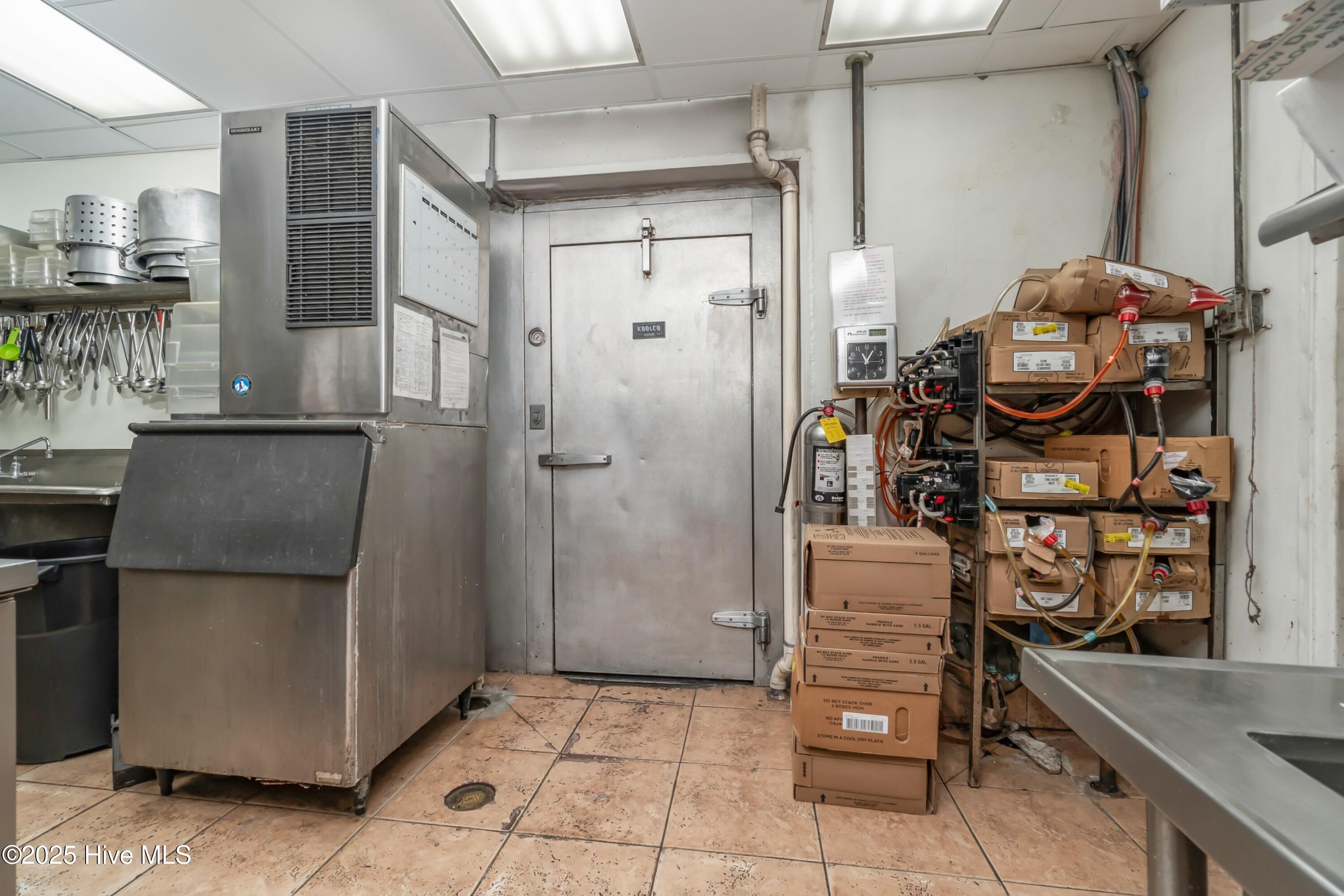 303 South Avenue,Oriental