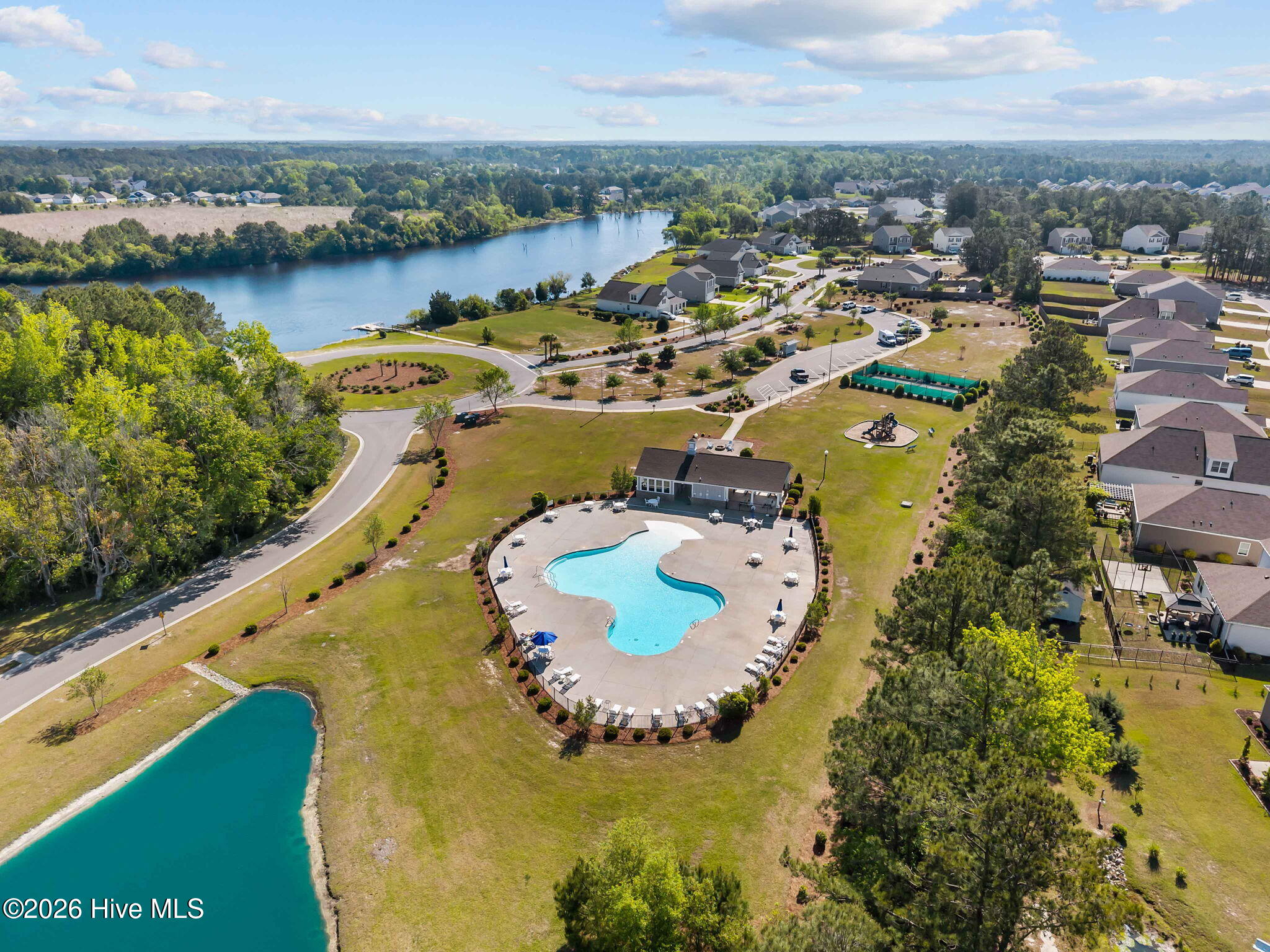 100569205 | Photo 52