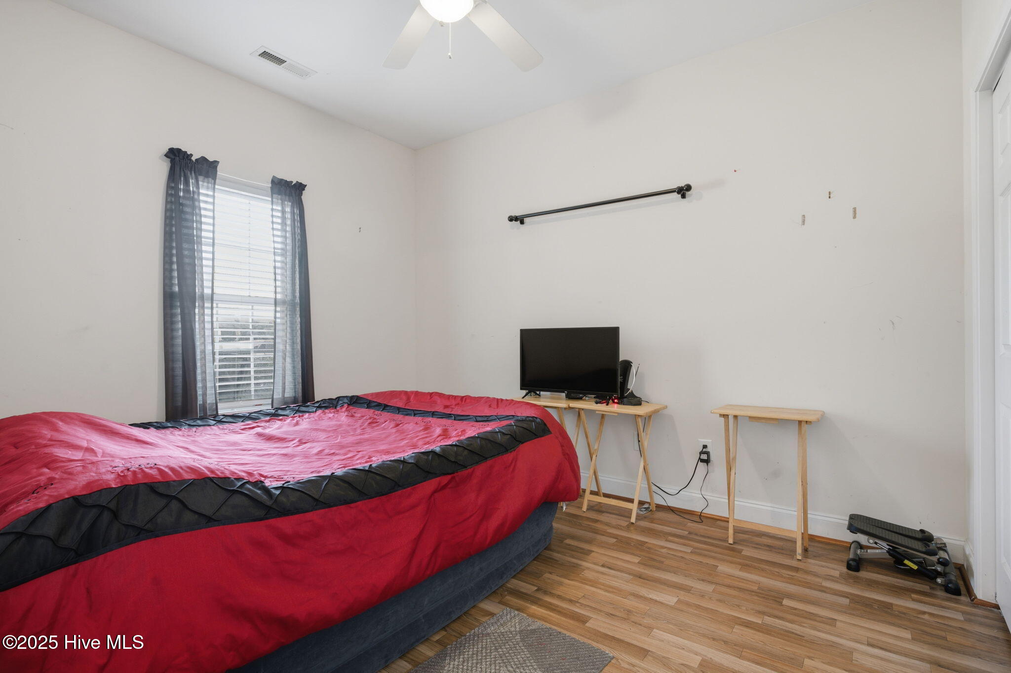 100546979 | Photo 24