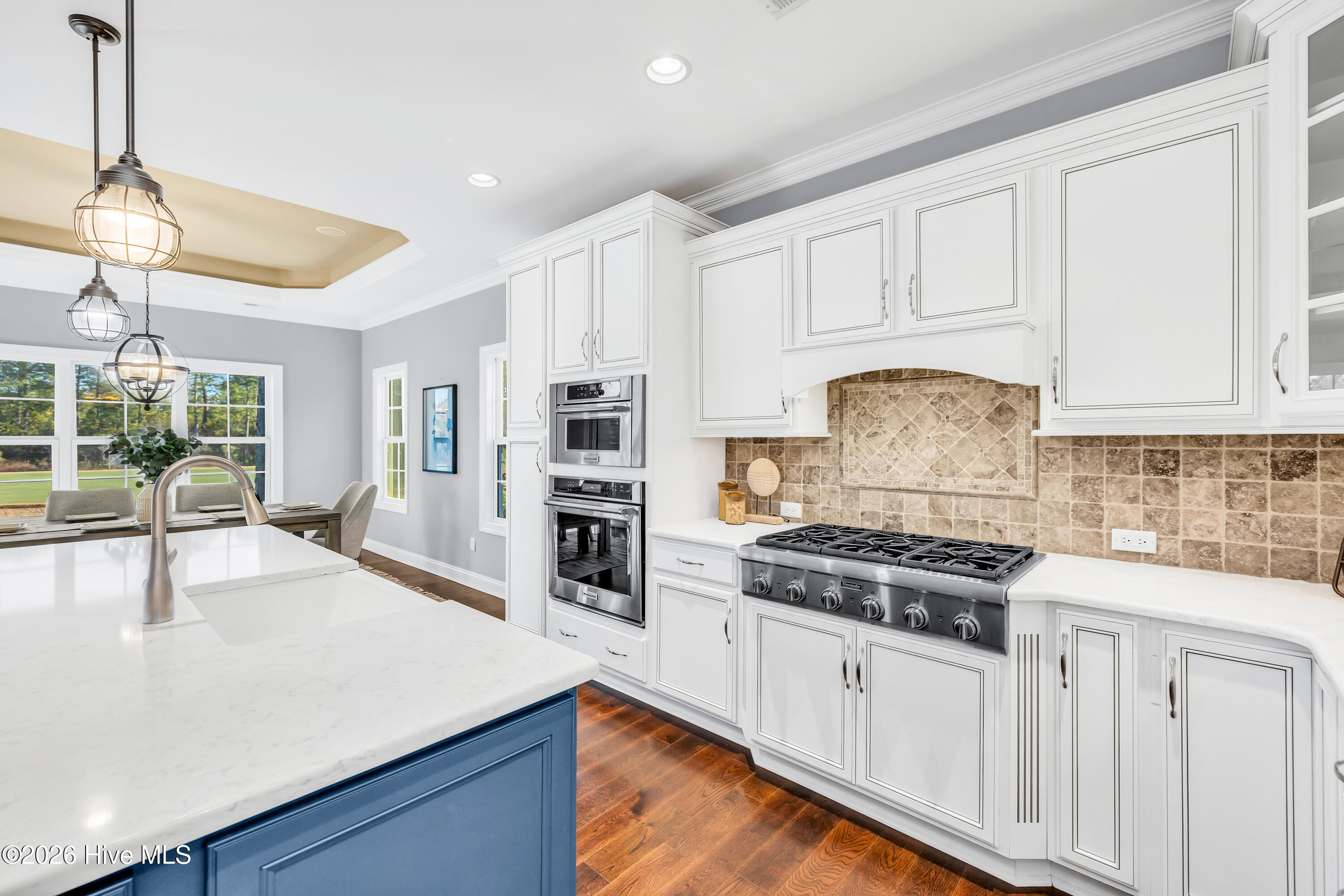 100550205 | Photo 15