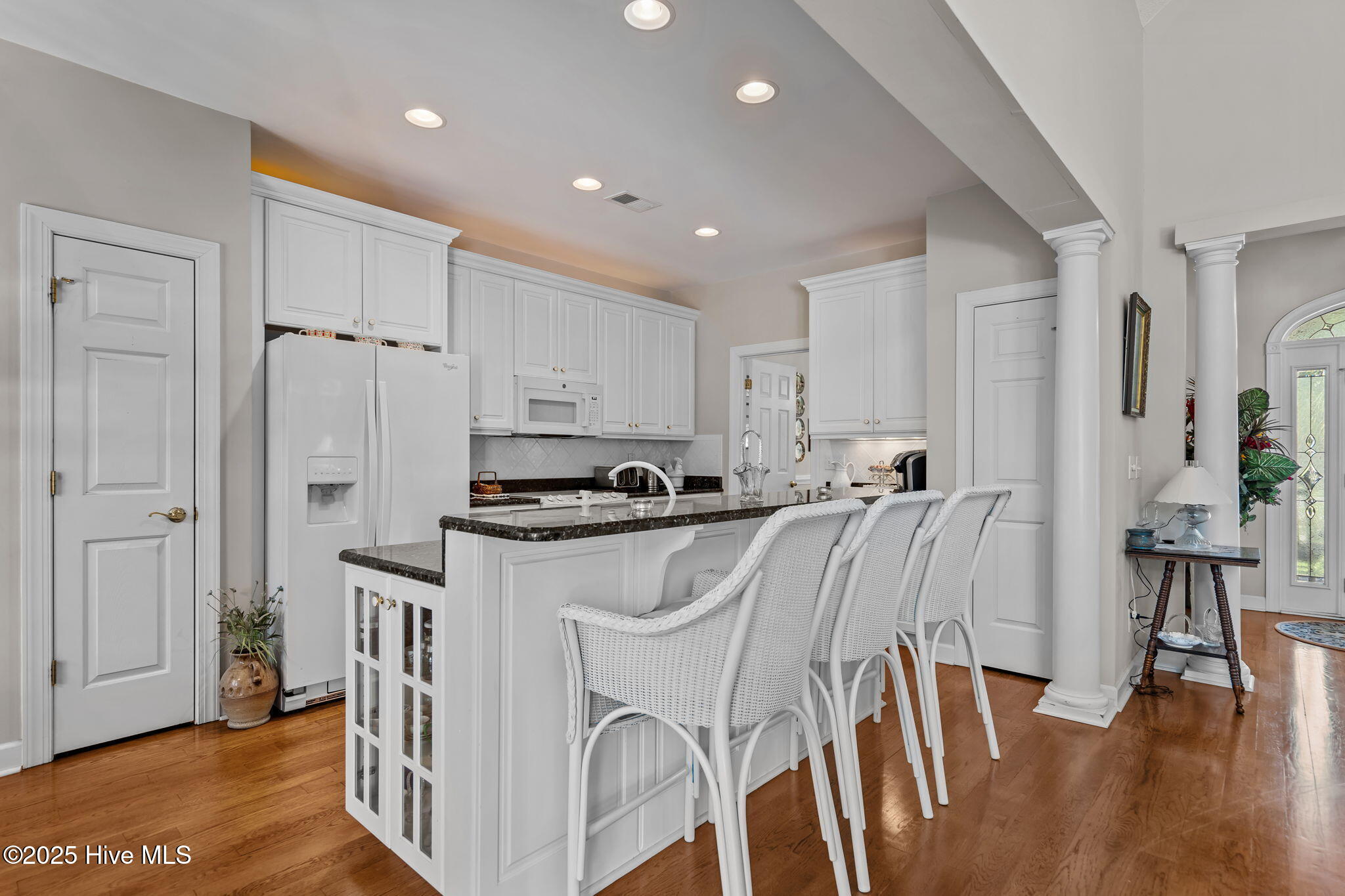 100521932 | Photo 12