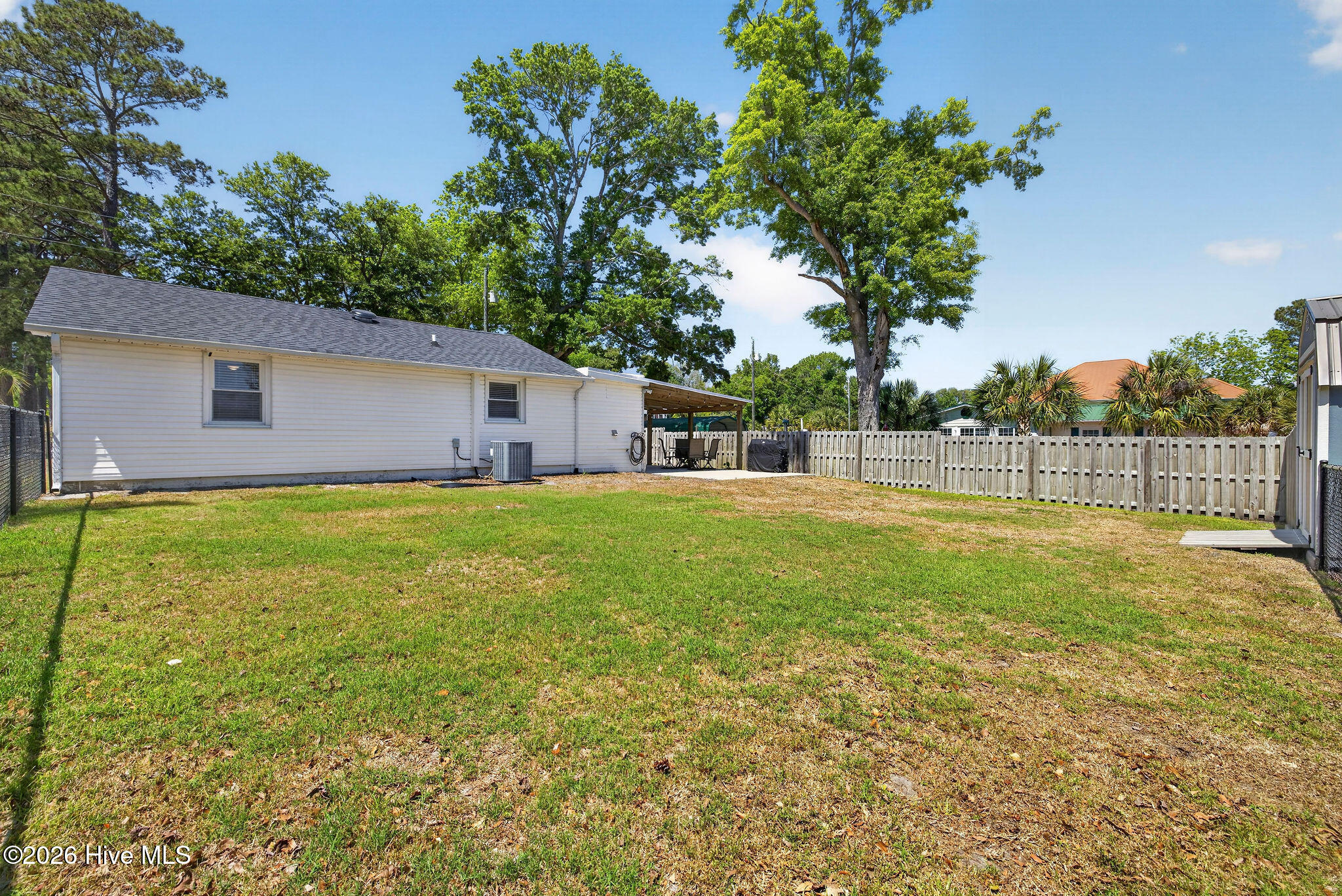 100570164 | Photo 13