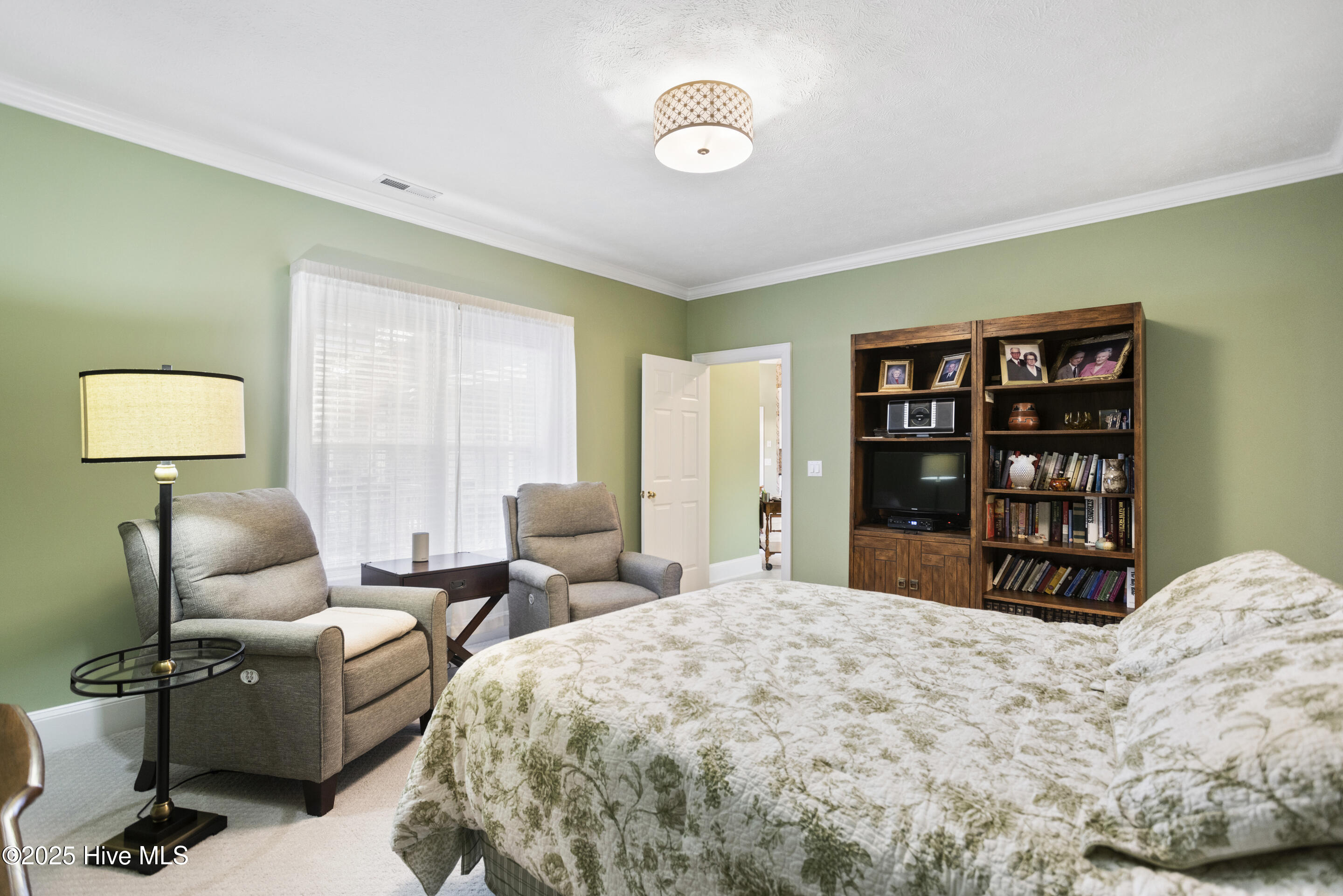 100550933 | Photo 22