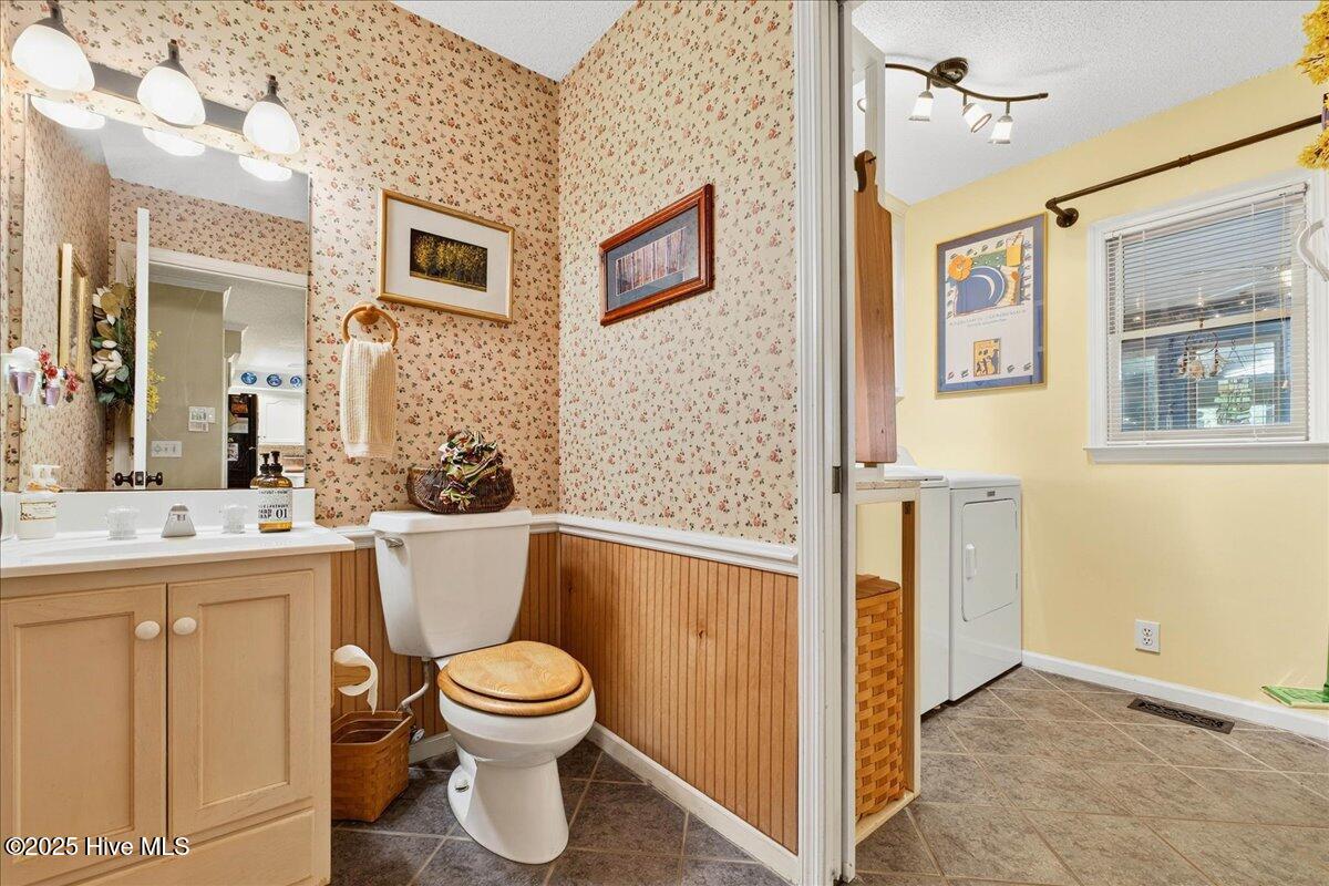 100517839 | Photo 46