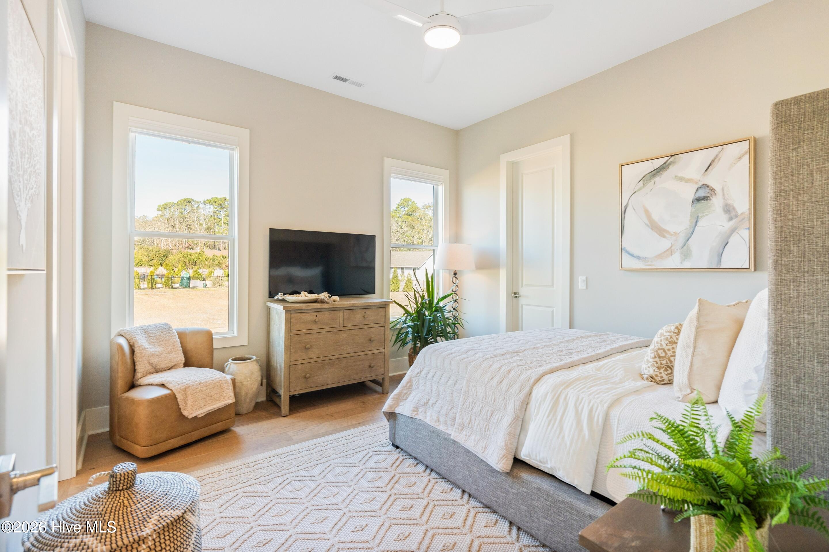 100546830 | Photo 50