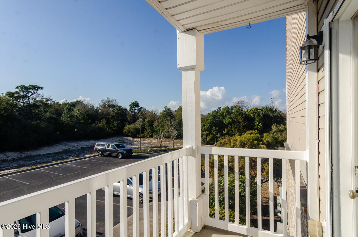 100558160 | Photo 12