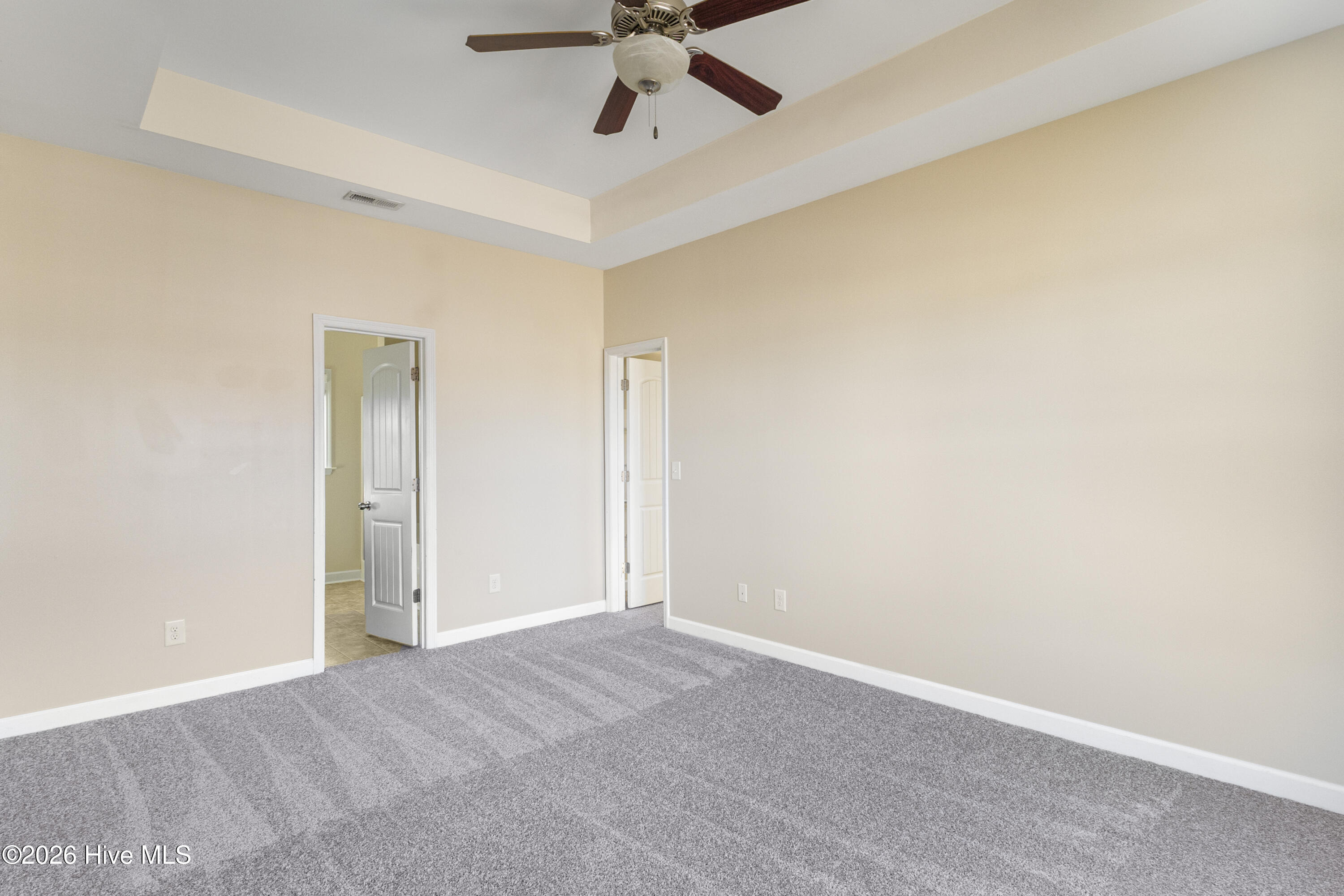 100552457 | Photo 14