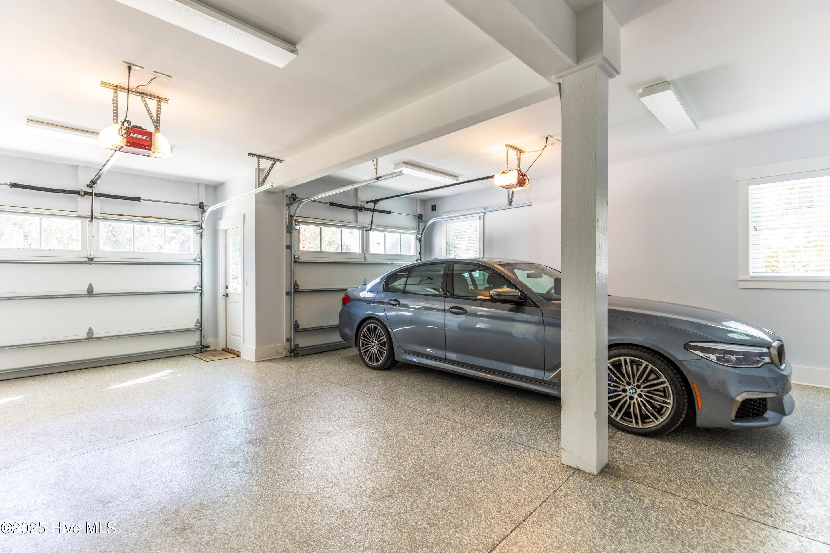 100540413 | Photo 48