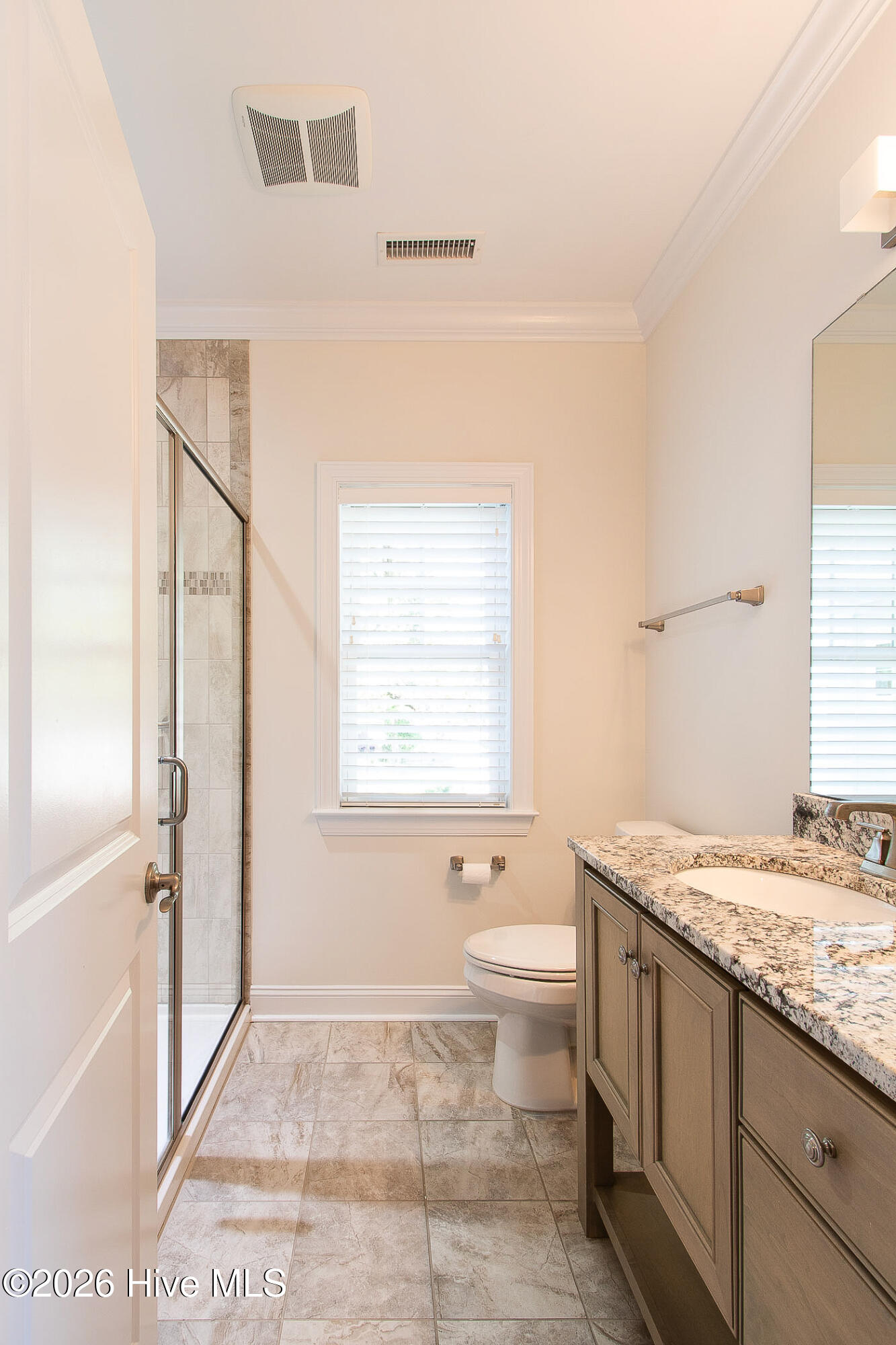 100568588 | Photo 39