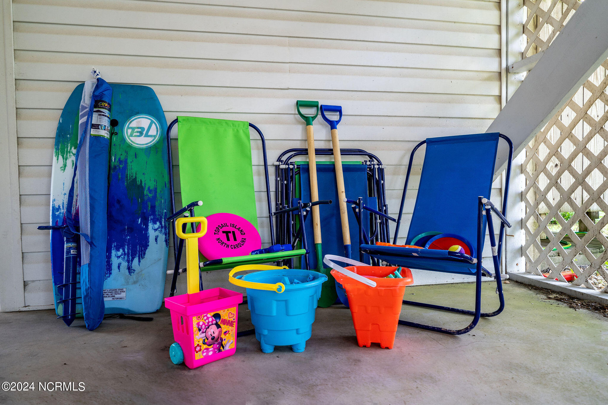 Homes for sale in North Topsail Beach, NC | 114 Calinda Cay Ct, North Topsail Beach, NC 28460 | MLS# 100468646