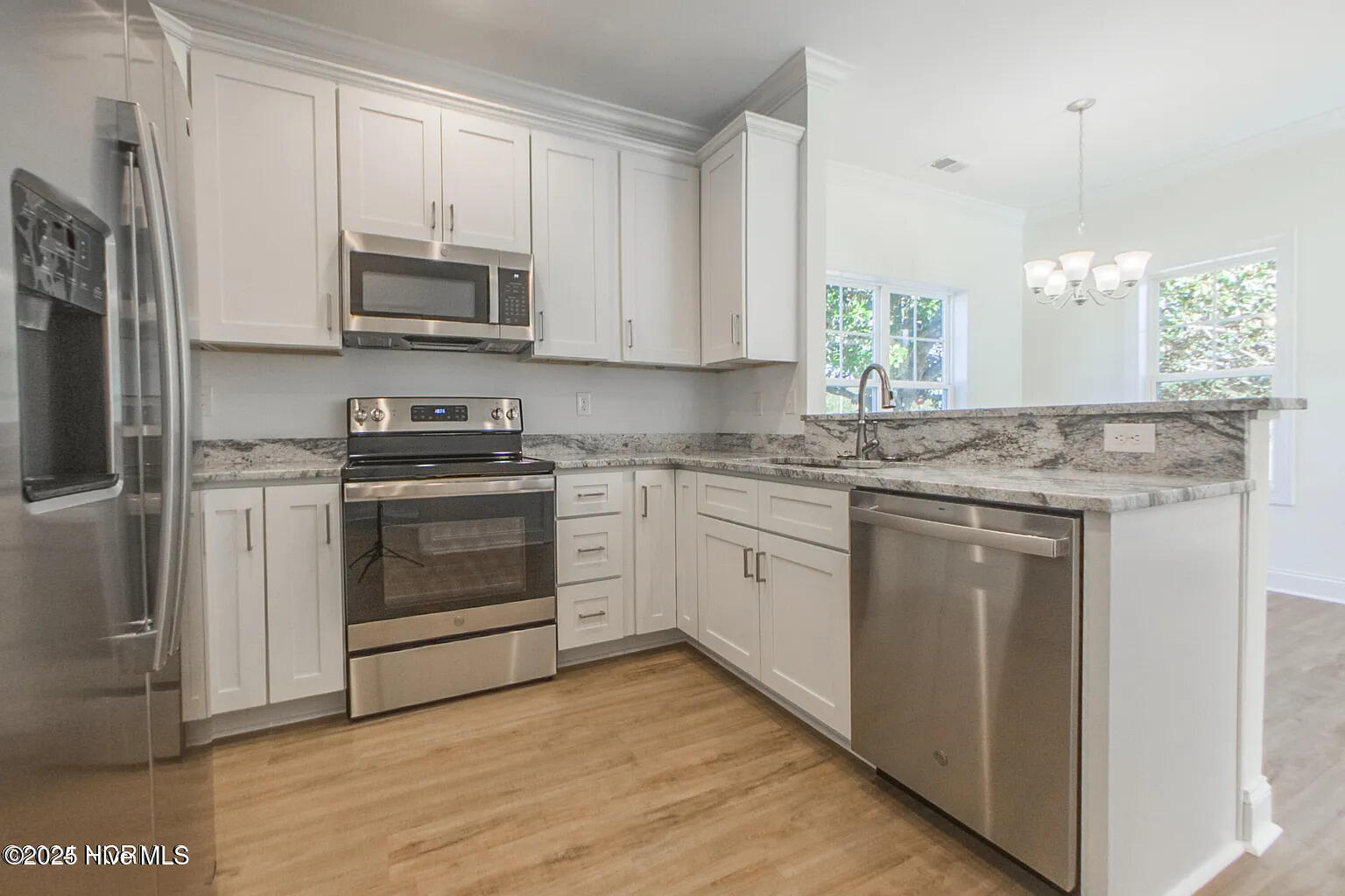 100528909 | Photo 10