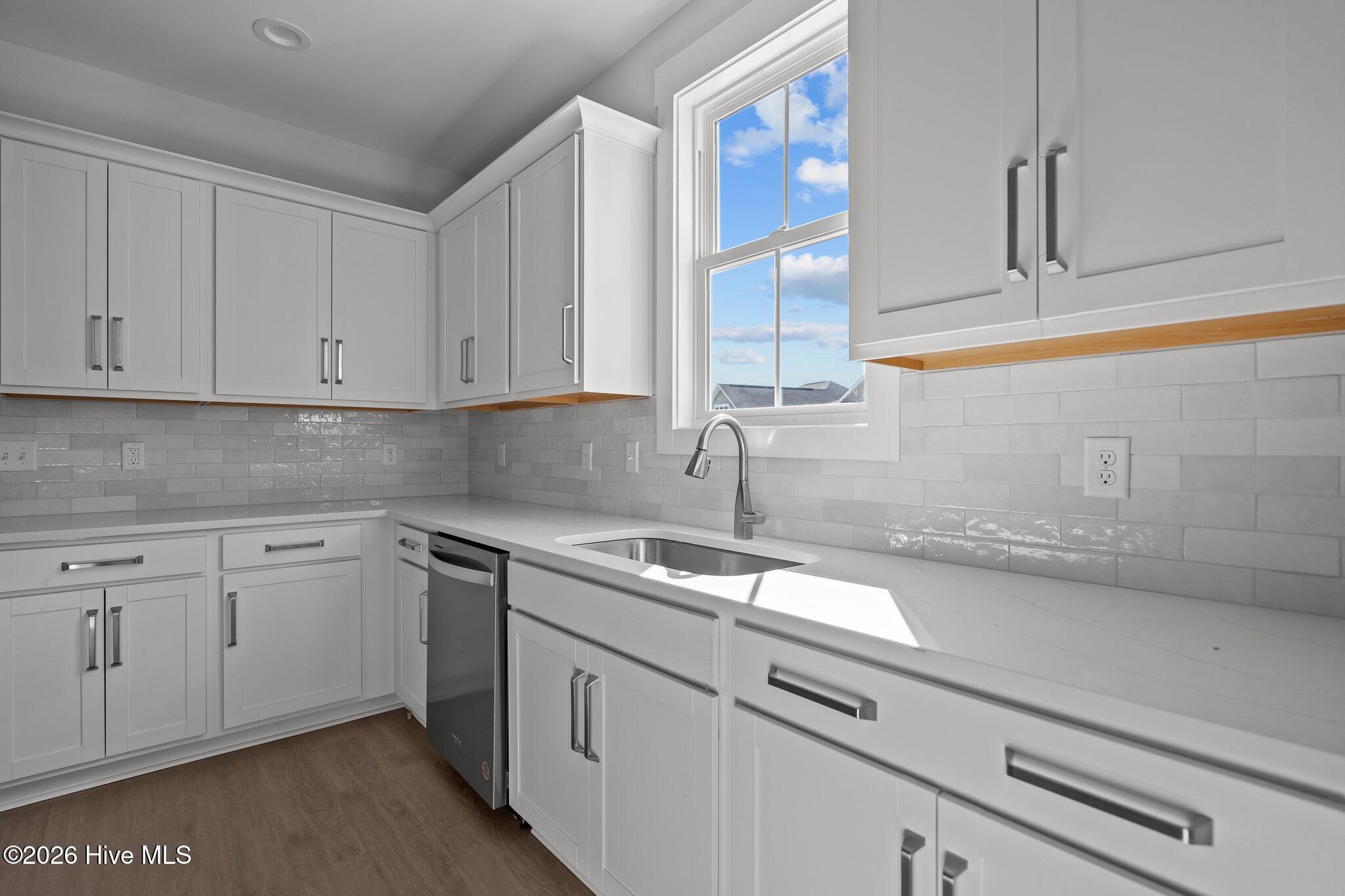 100556568 | Photo 14