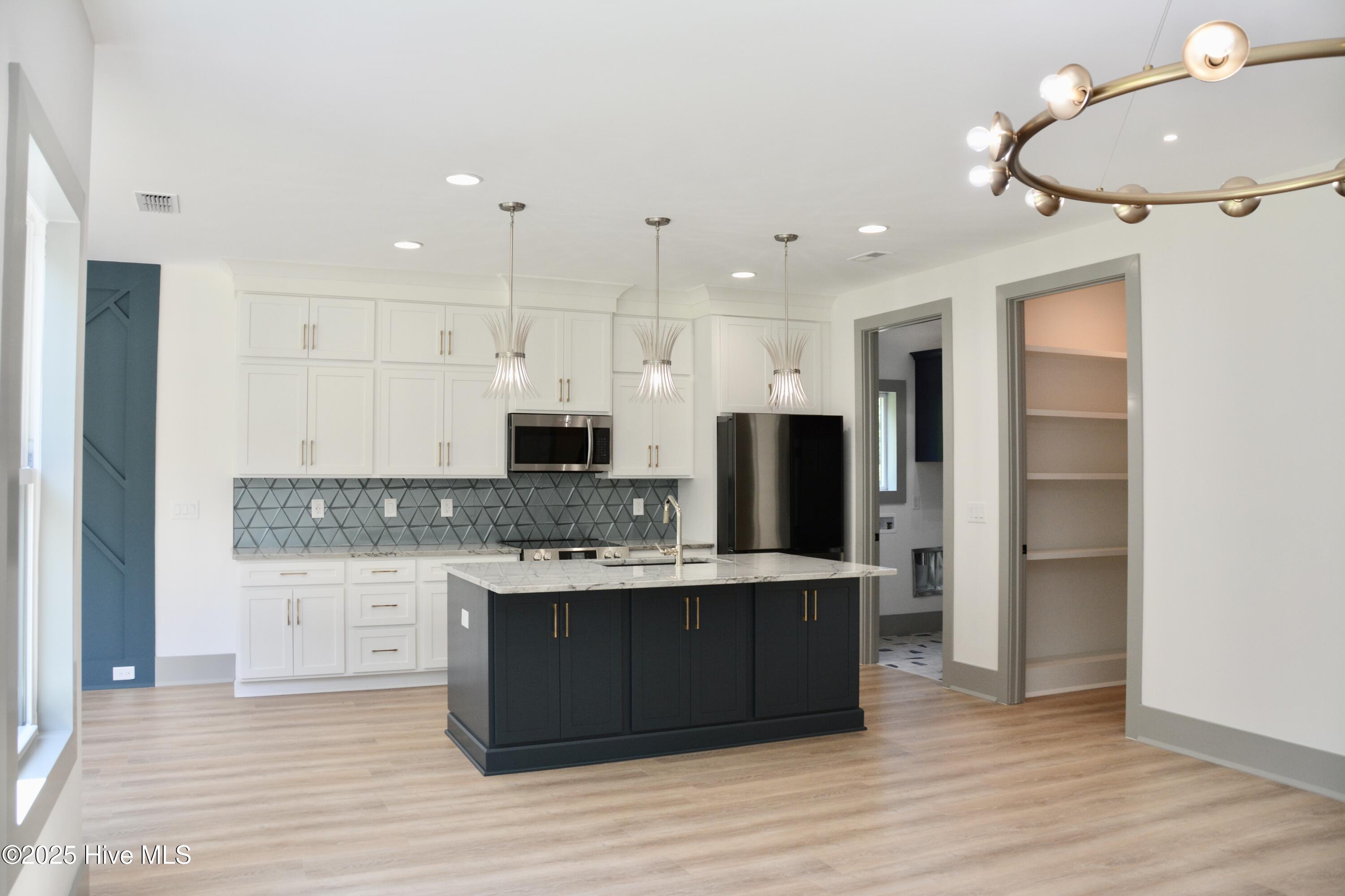 100508502 | Photo 17