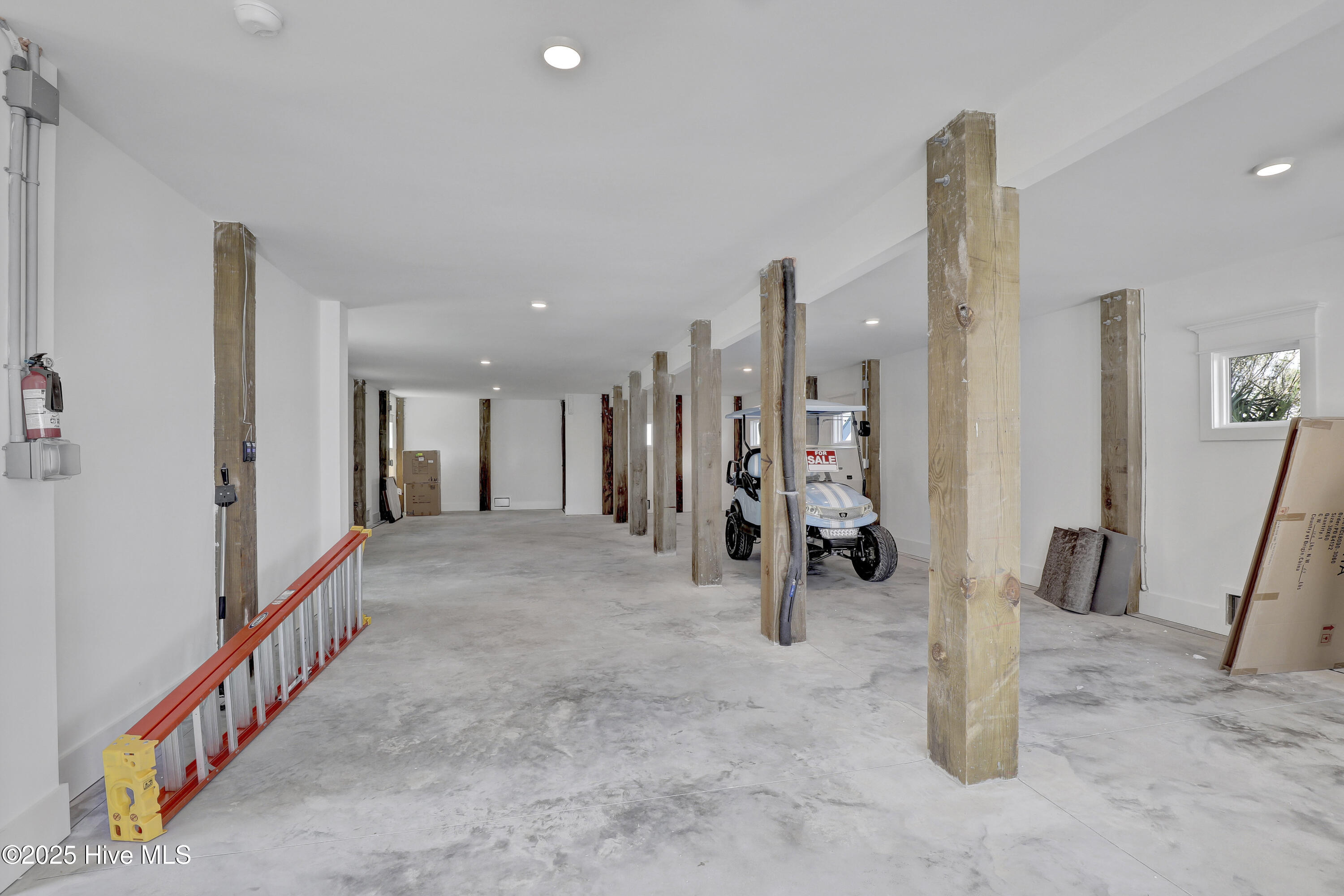 100555615 | Photo 55