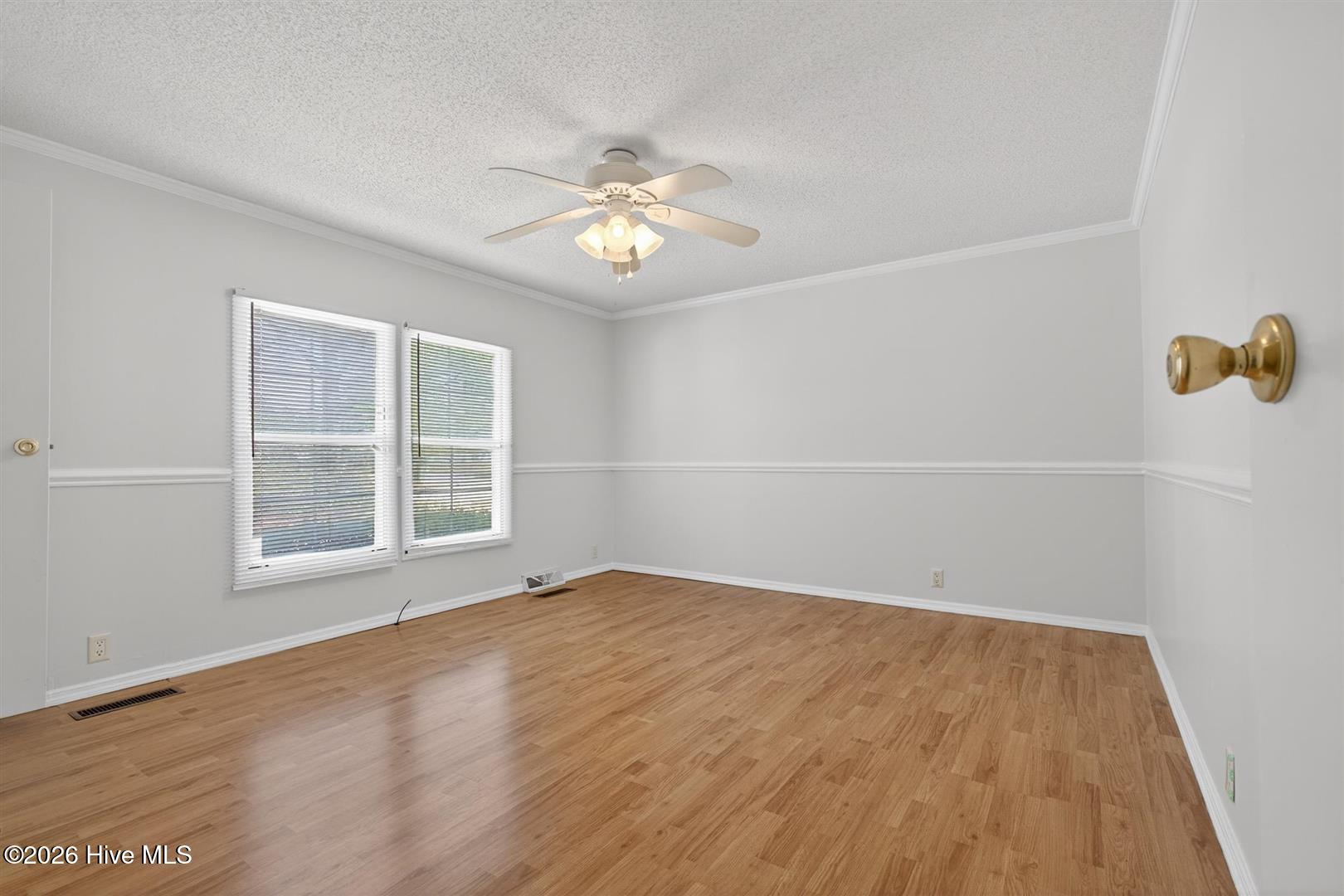 100558434 | Photo 27