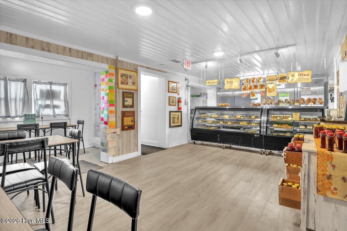 100551922 | Photo 49