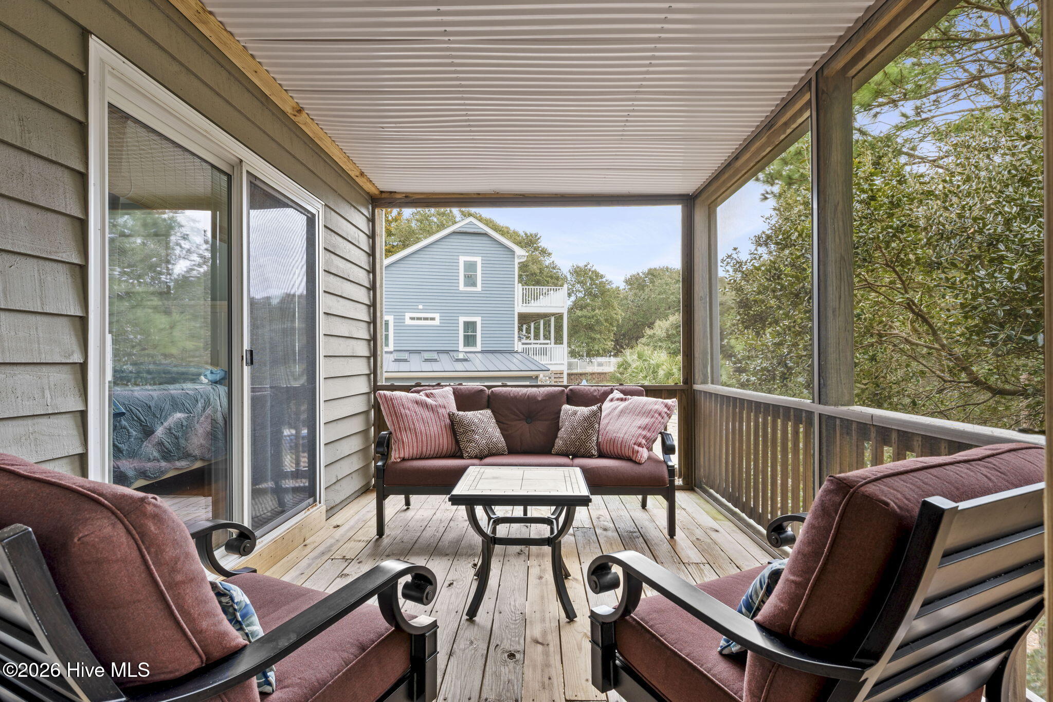 100557272 | Photo 63