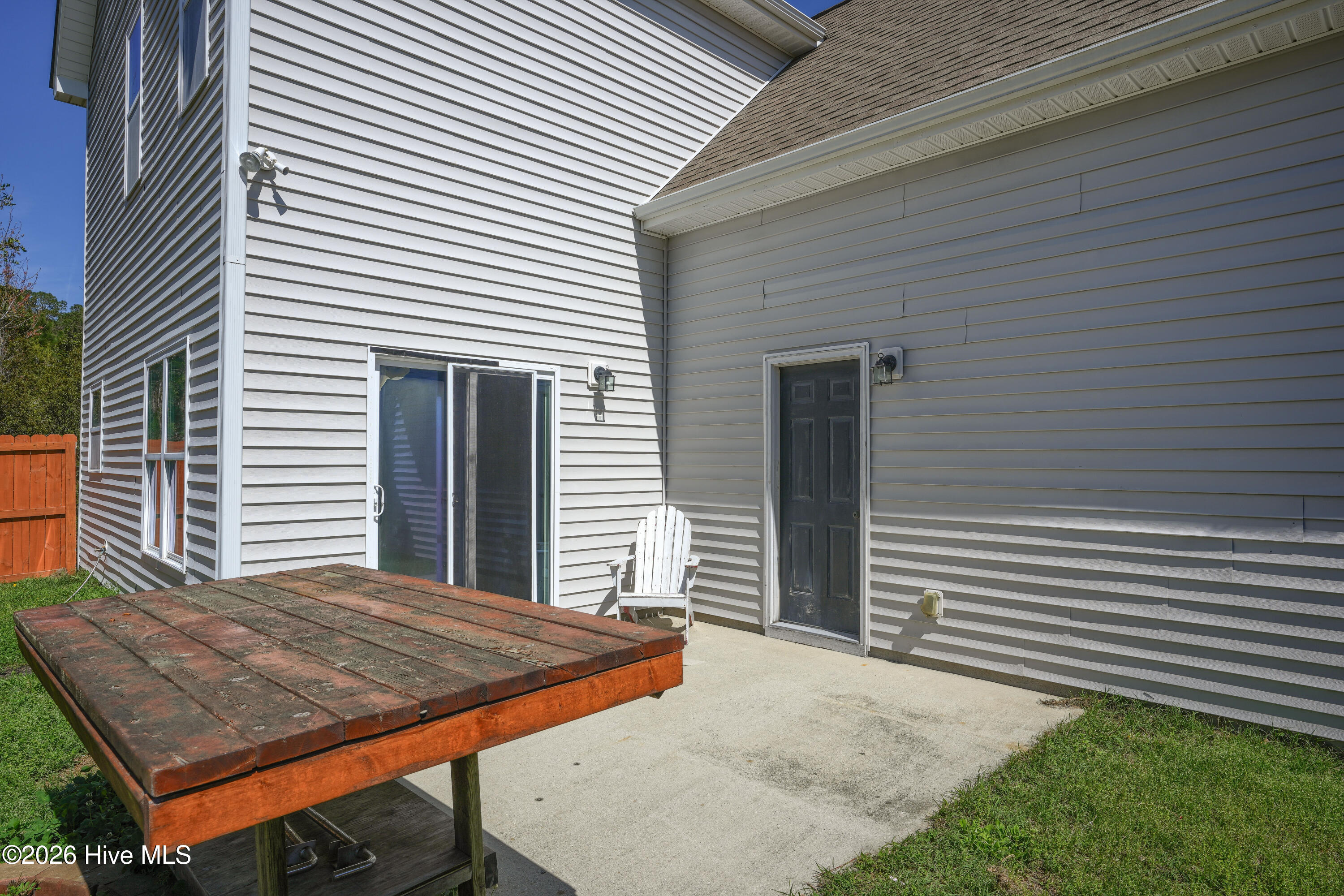 100561600 | Photo 18