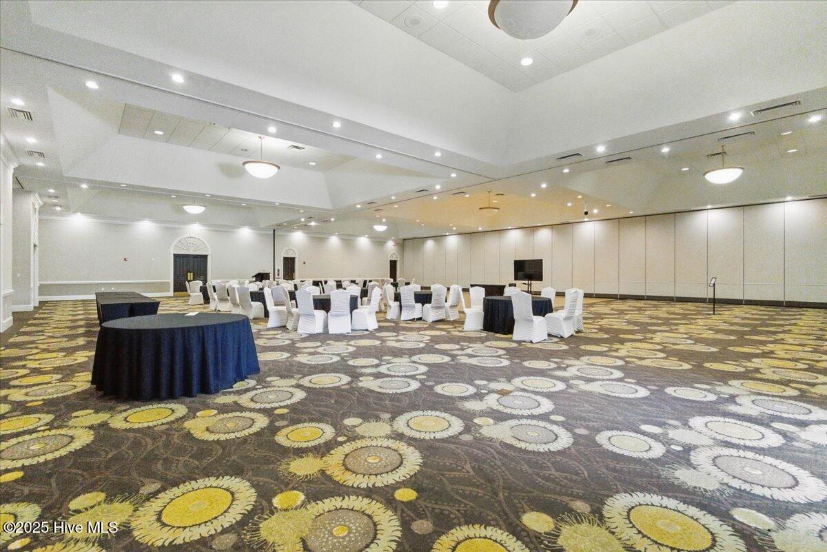 100495339 | Photo 14