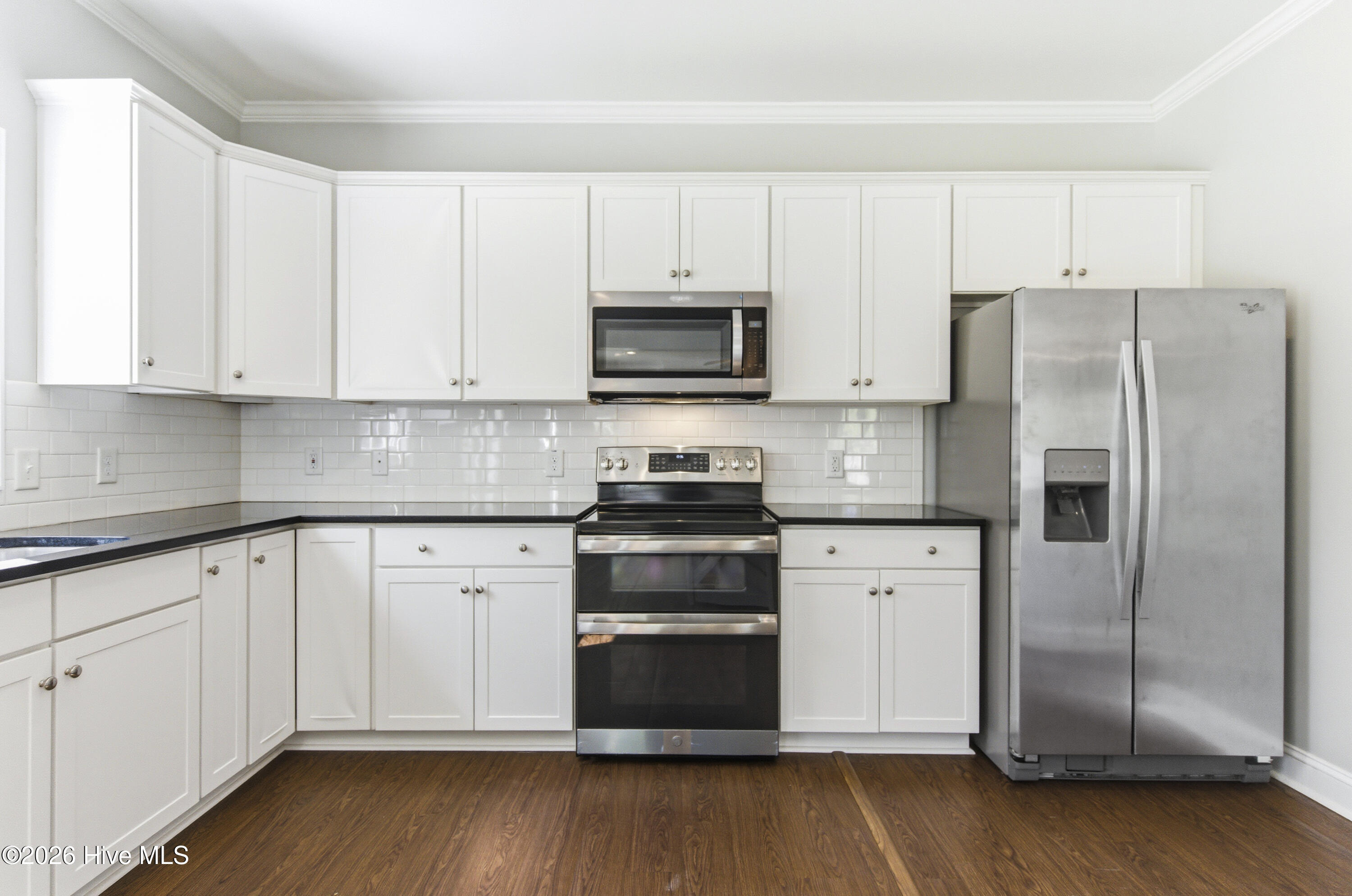 100566364 | Photo 24