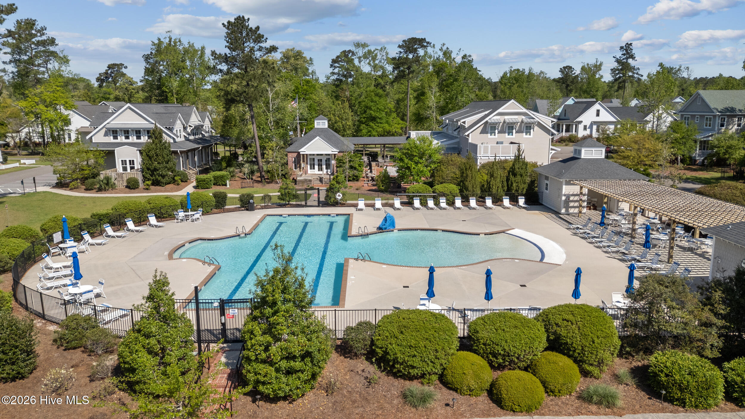 100566937 | Photo 84