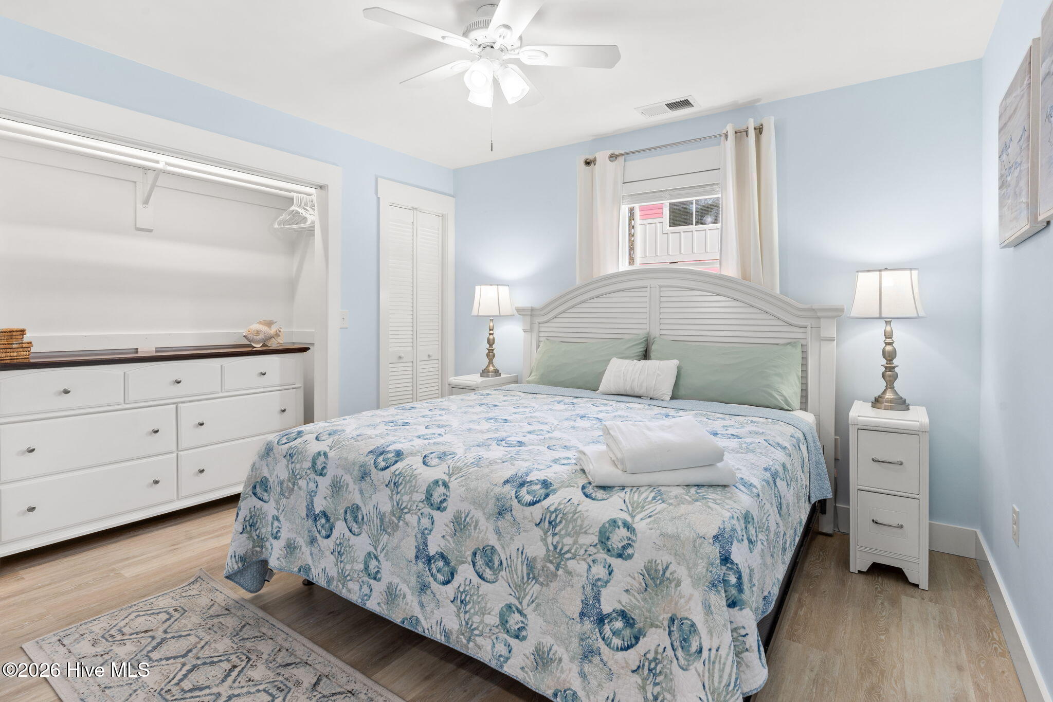 100562646 | Photo 30