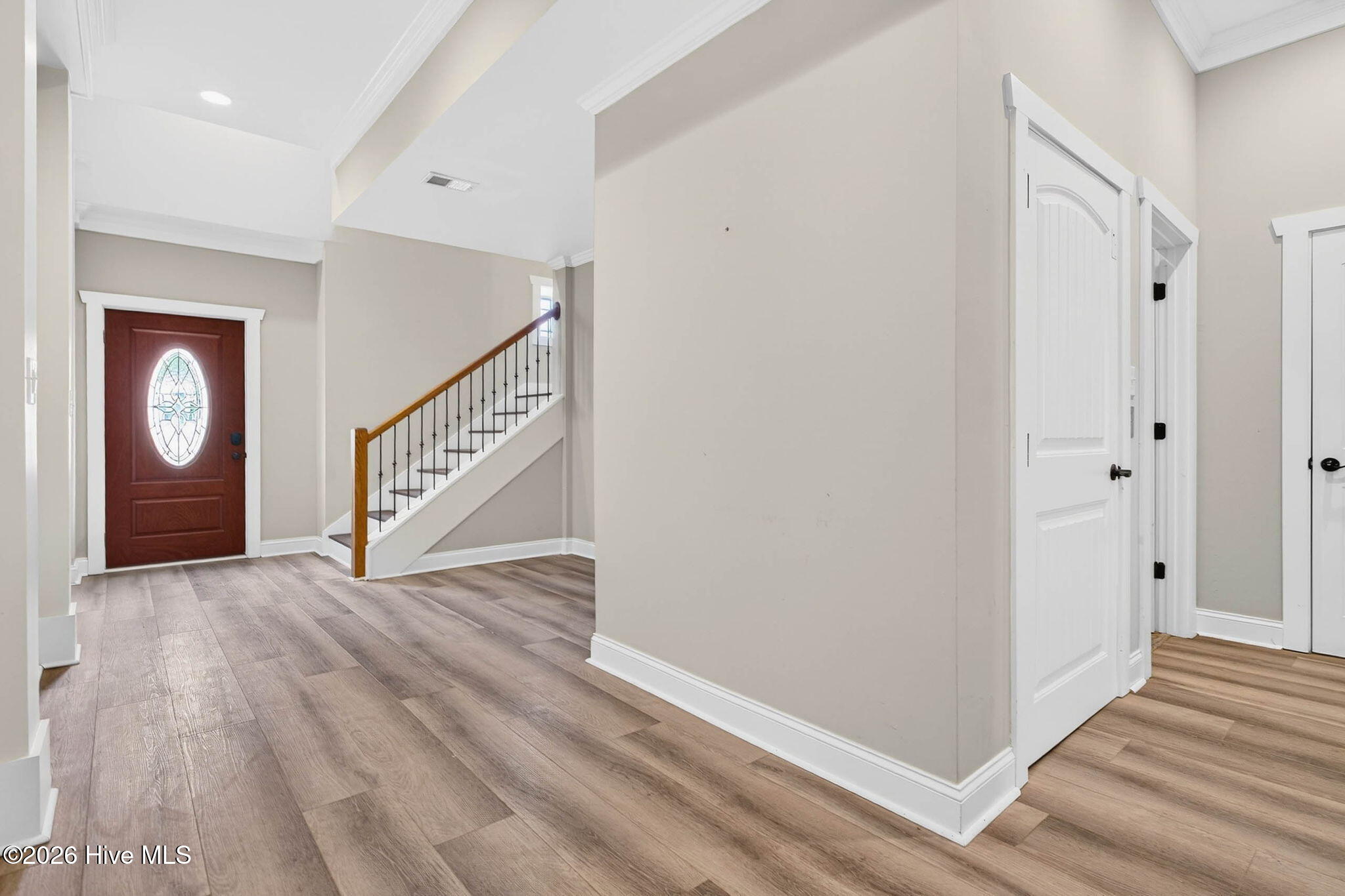 100563982 | Photo 59