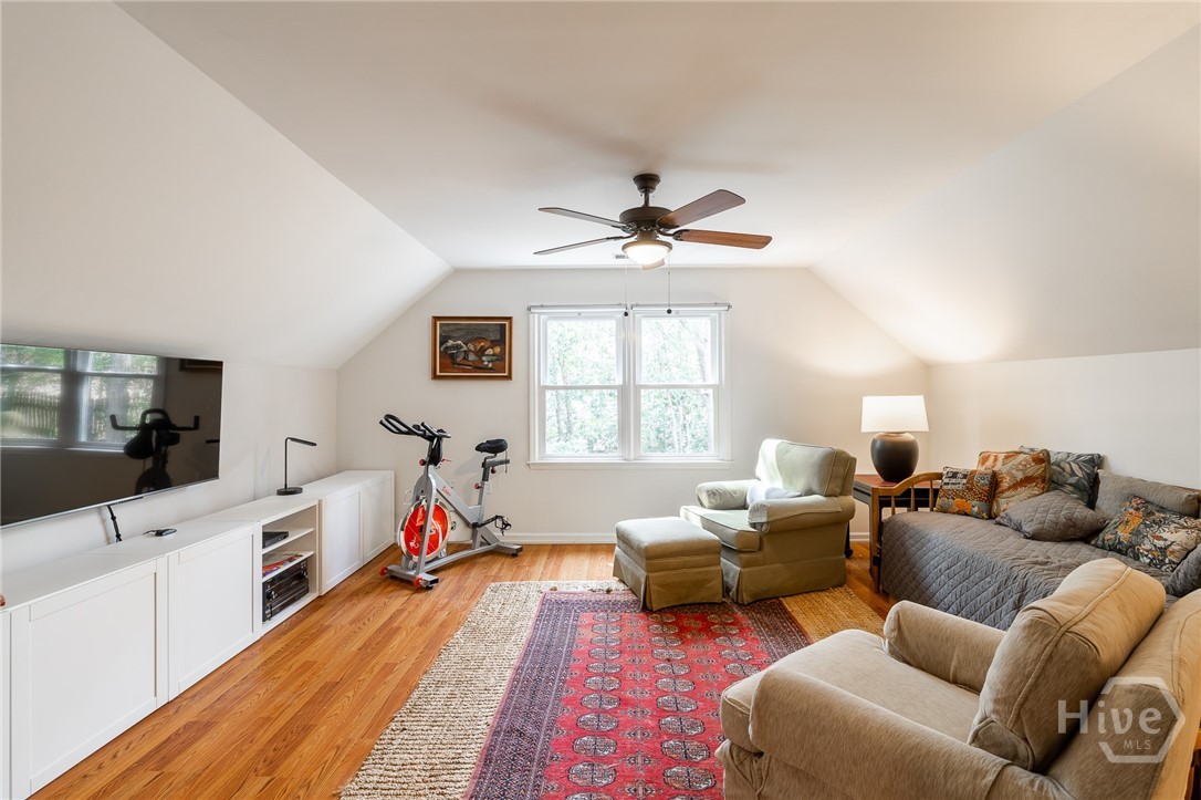 121 Ashbrook Drive