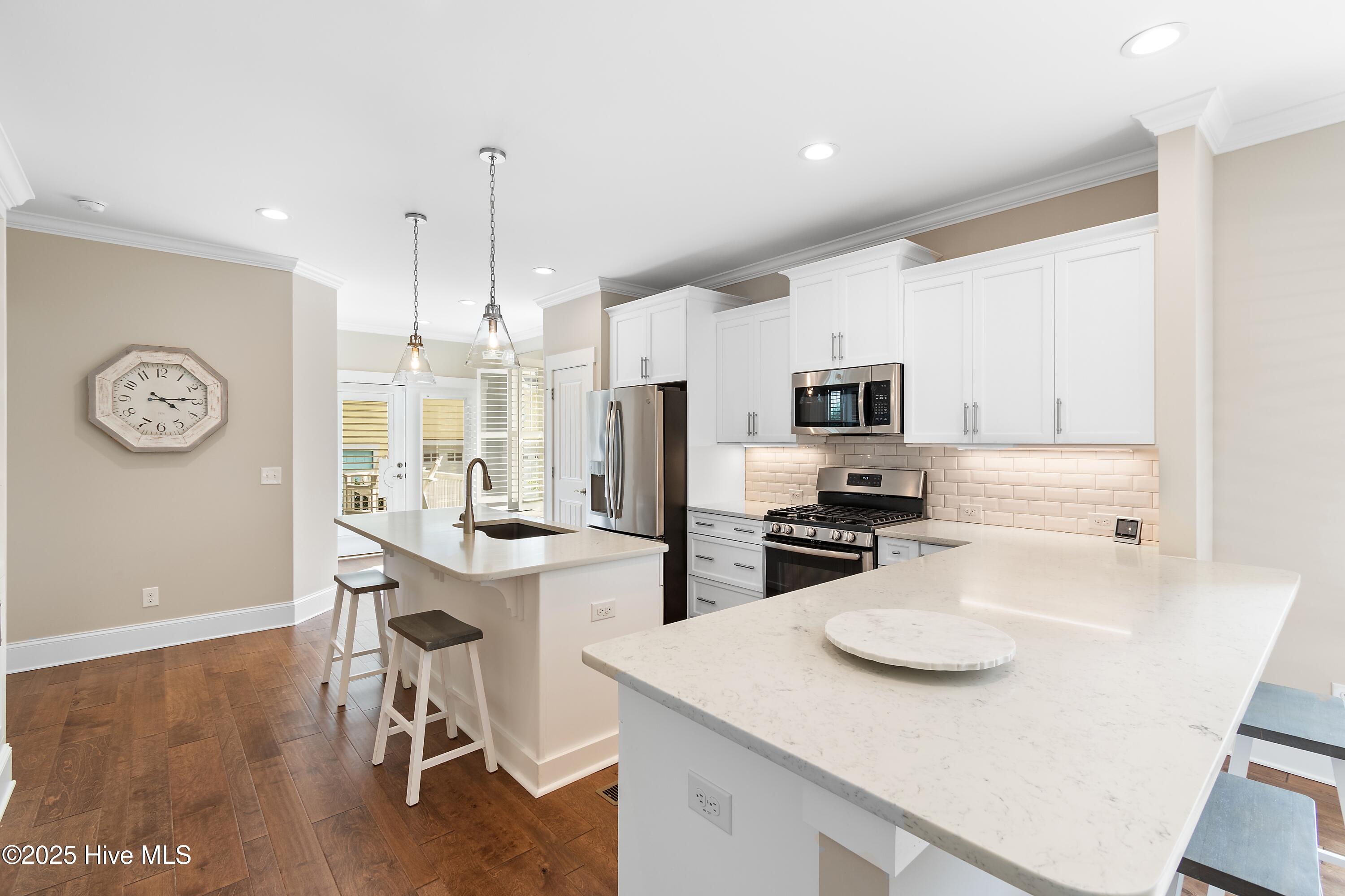 100521650 | Photo 17