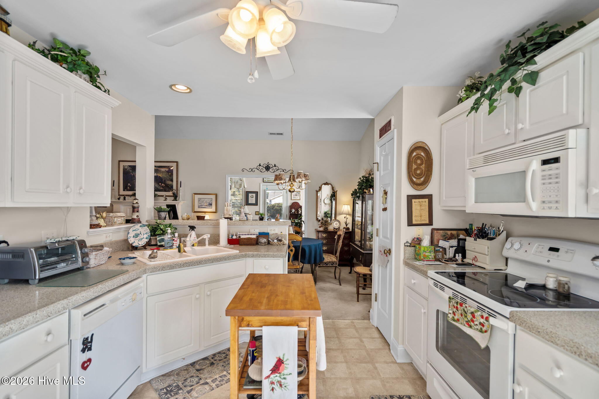 100556282 | Photo 22