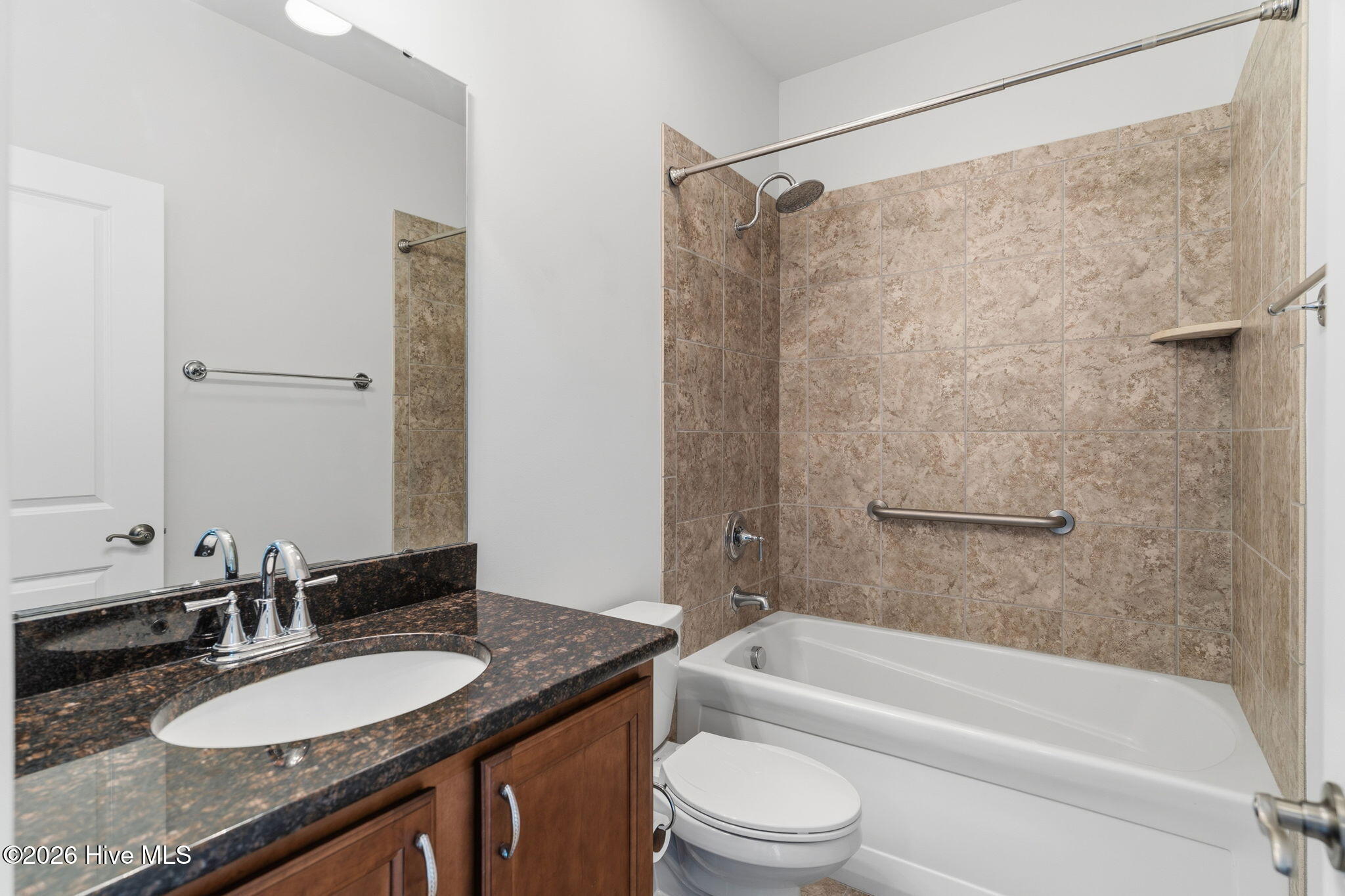 100558174 | Photo 30