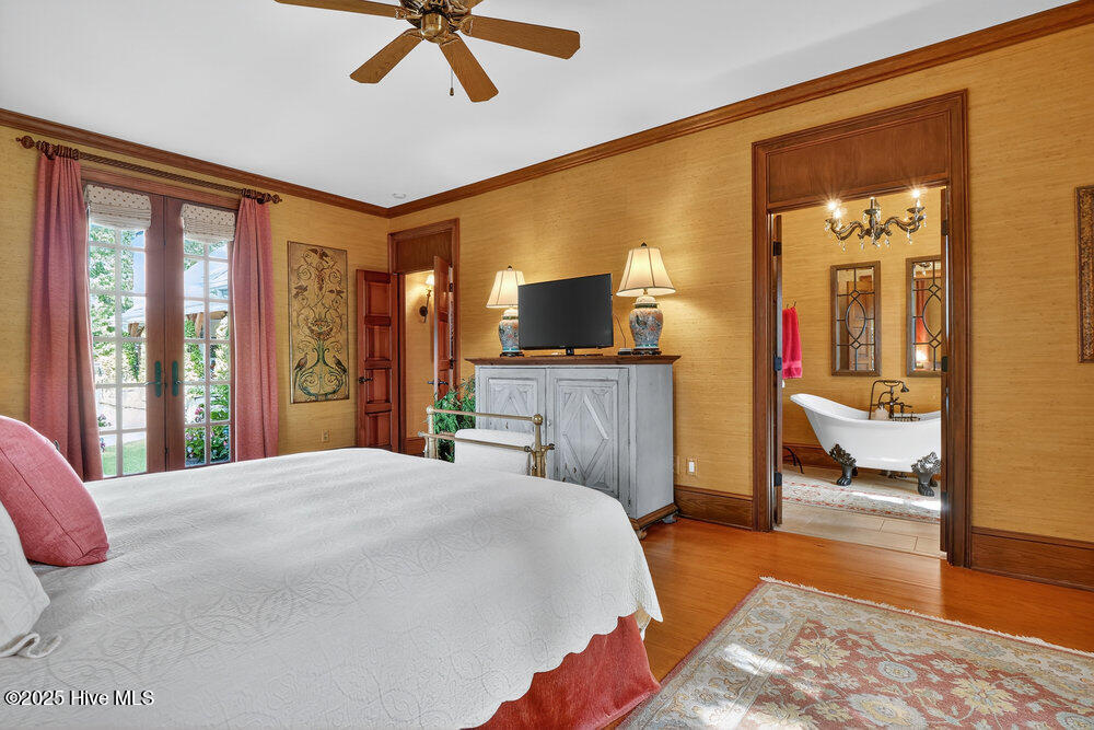 100560338 | Photo 64