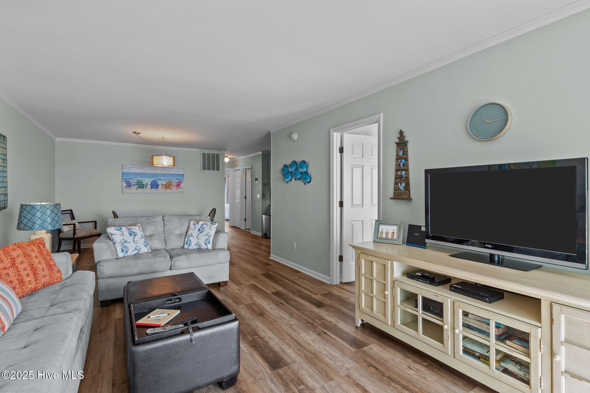 100530762 | Photo 10