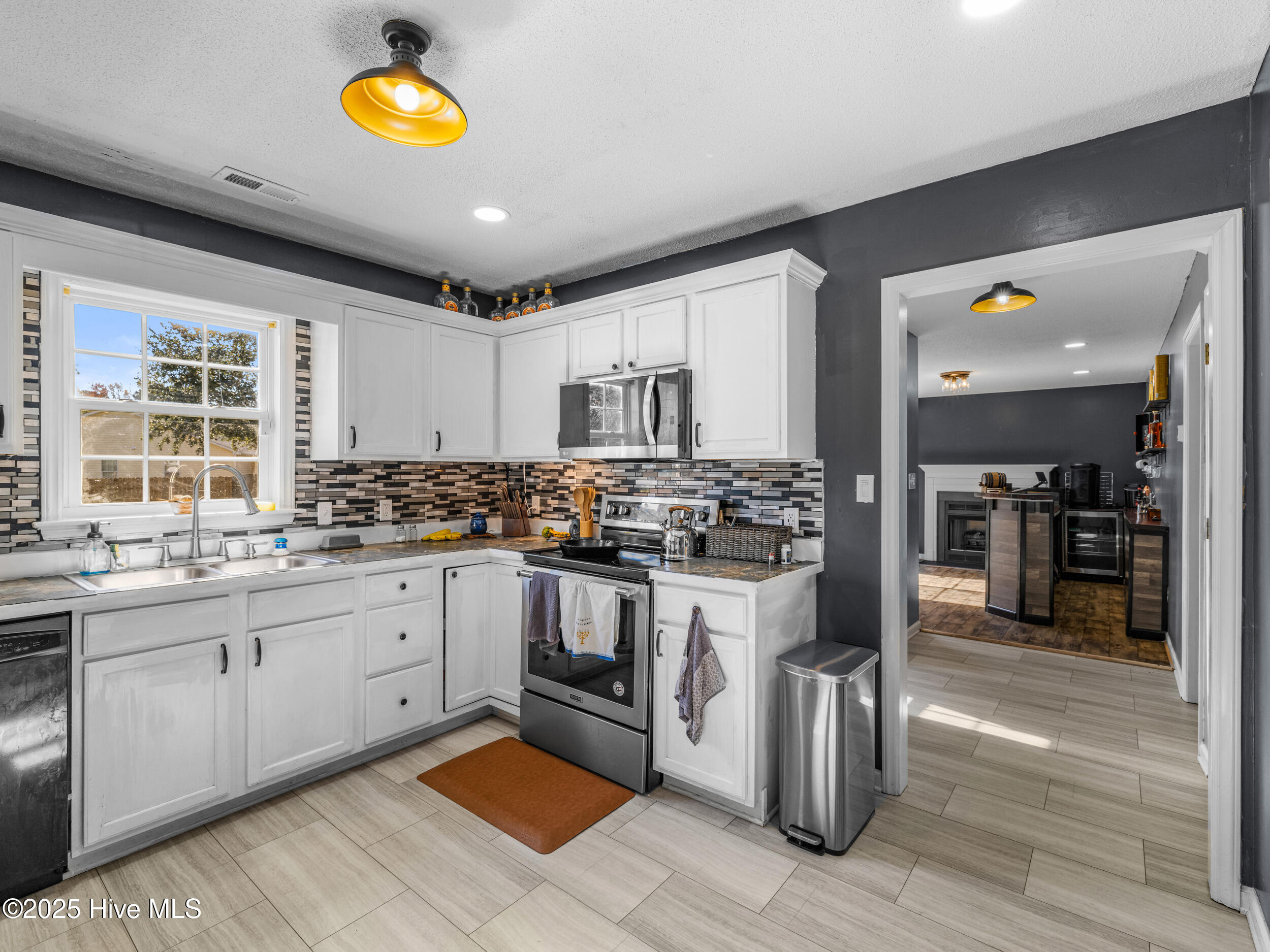 100541472 | Photo 12