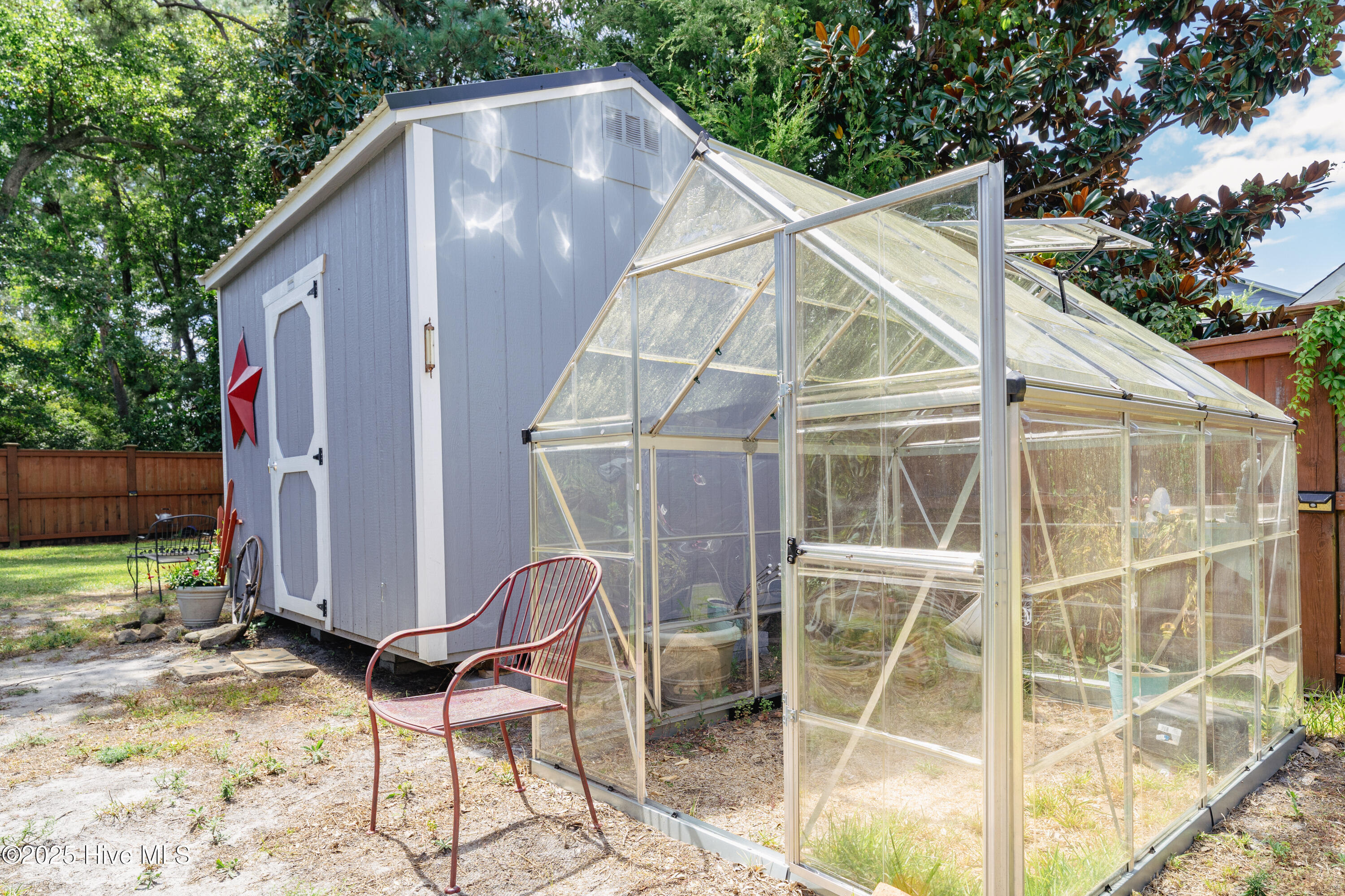 100557788 | Photo 26