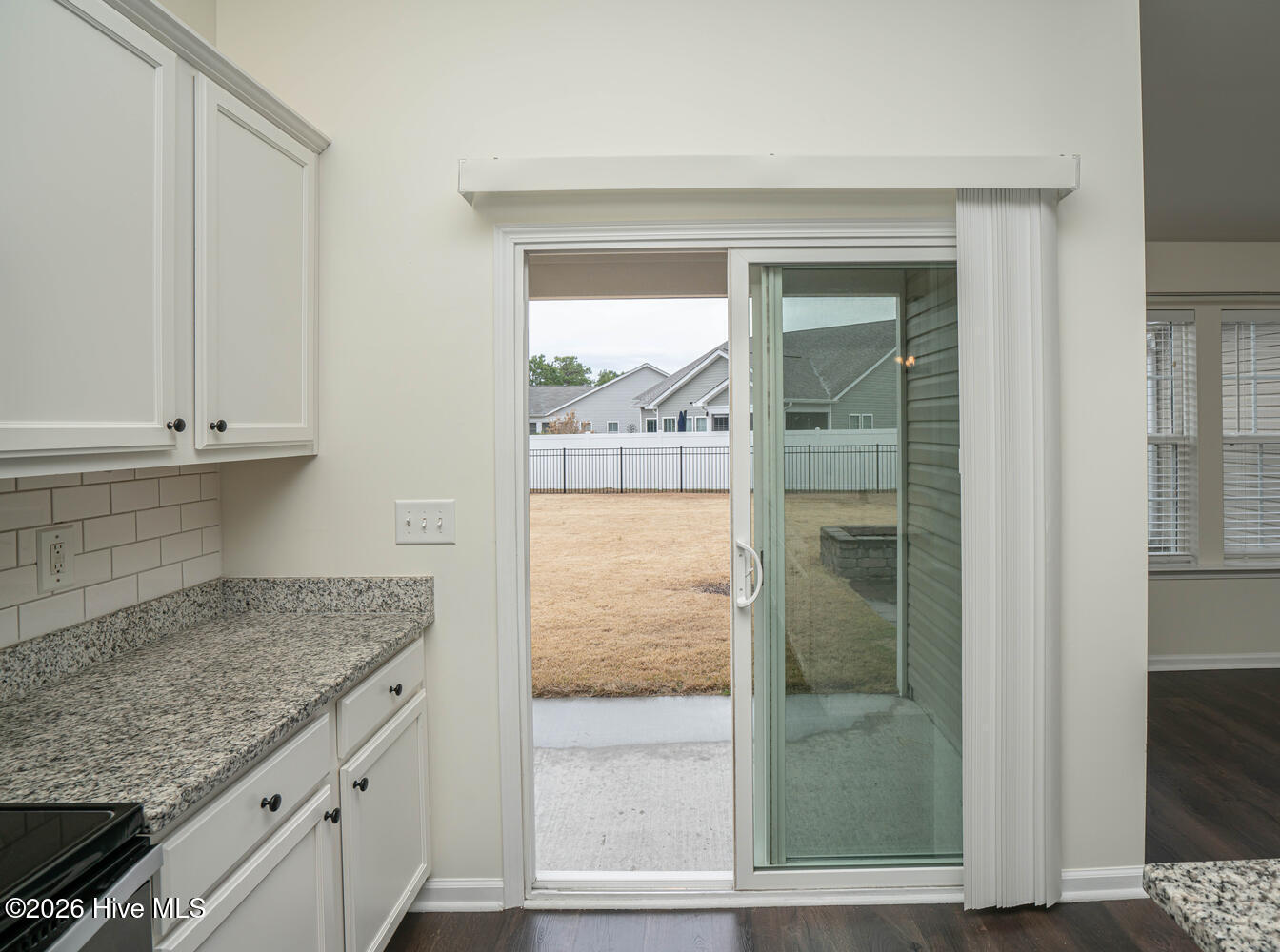 100556684 | Photo 13