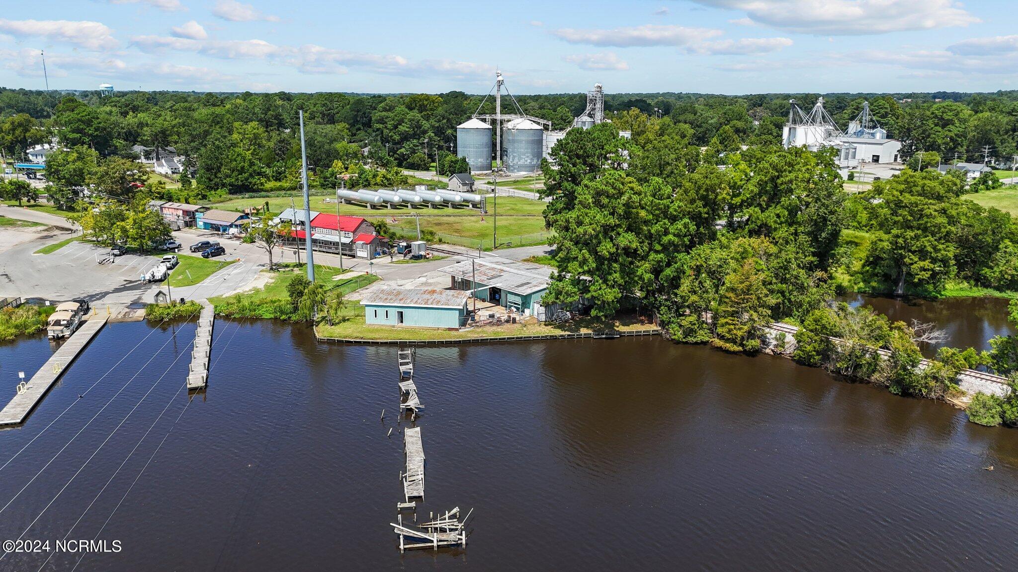 1054 E Main Street, Washington, NC, 27889