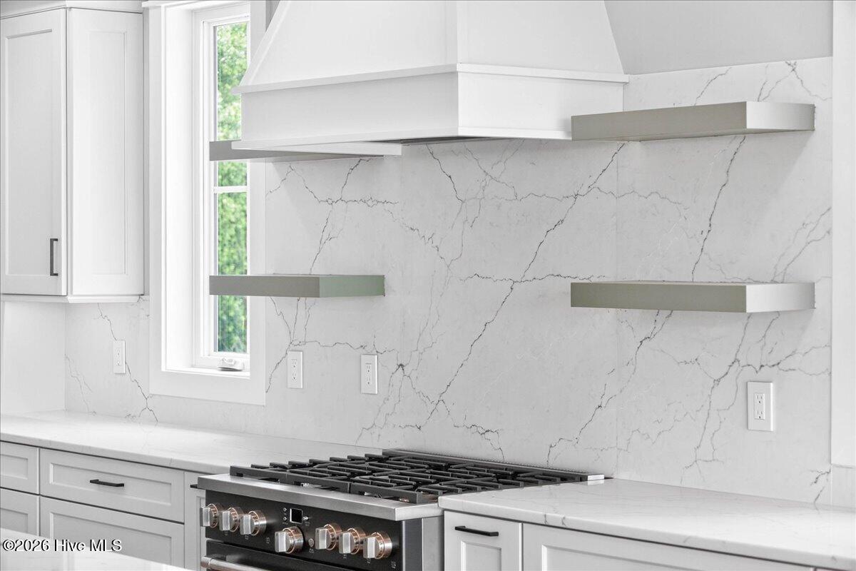 100562322 | Photo 64