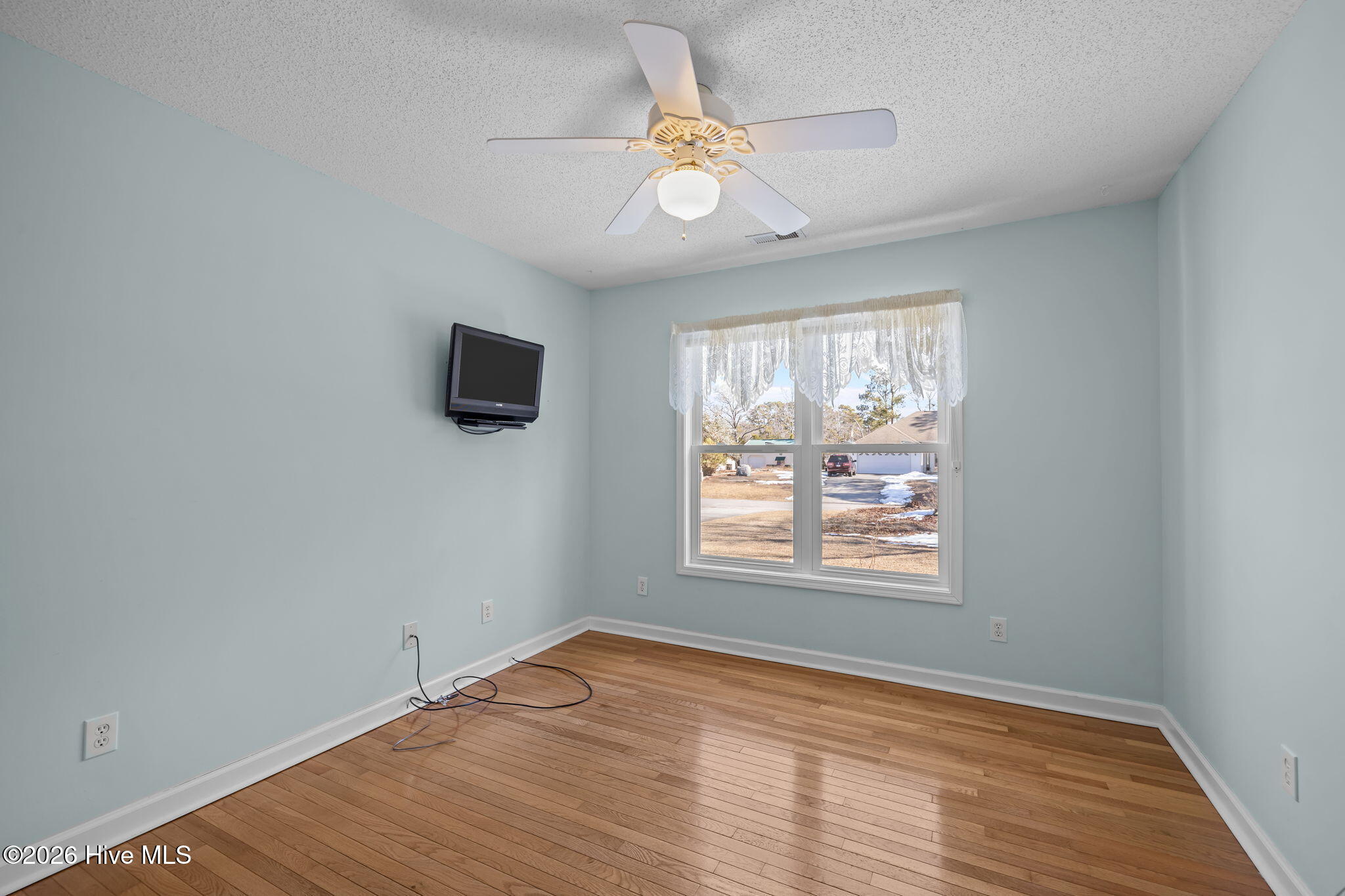 100554027 | Photo 25