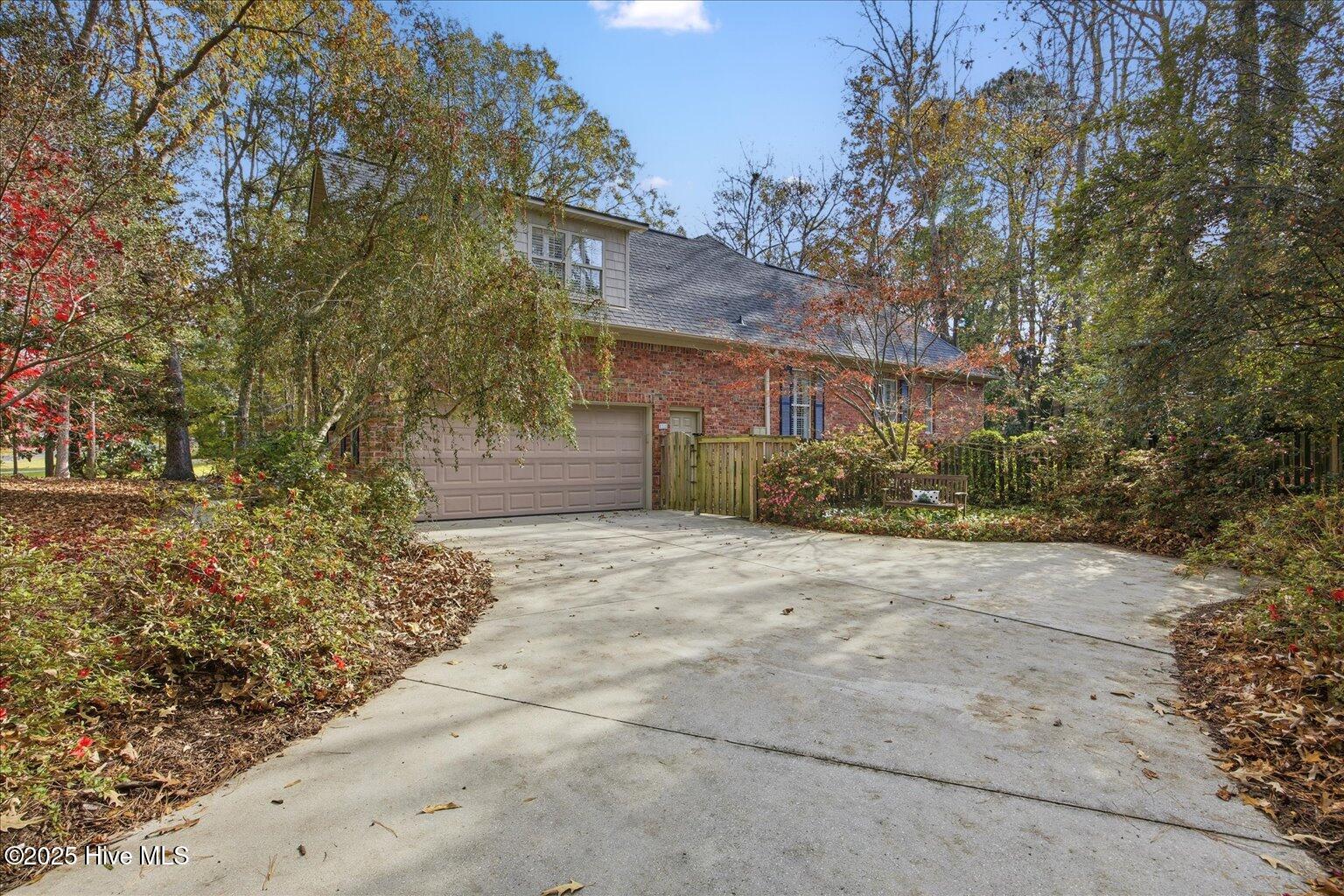 100543619 | Photo 36