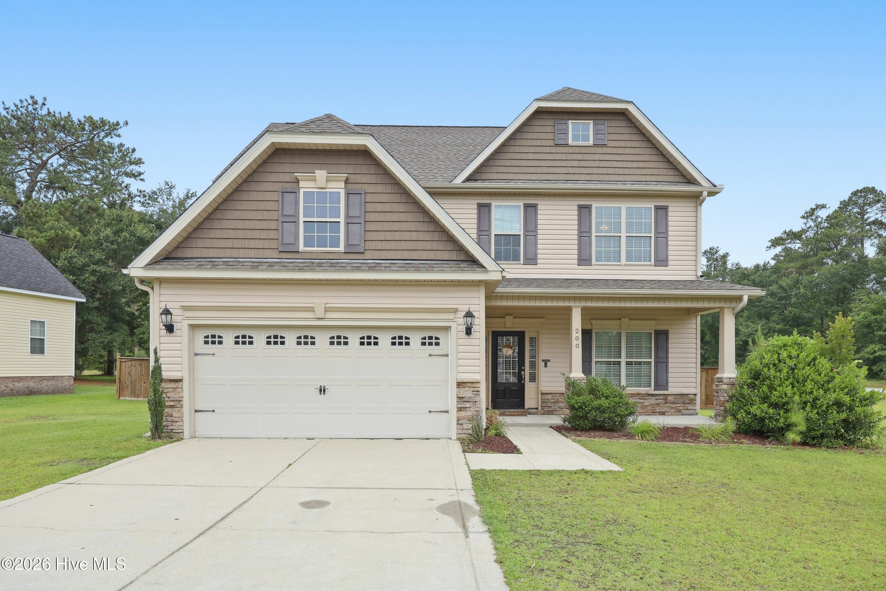 200 Wedgefield Circle,Maple Hill