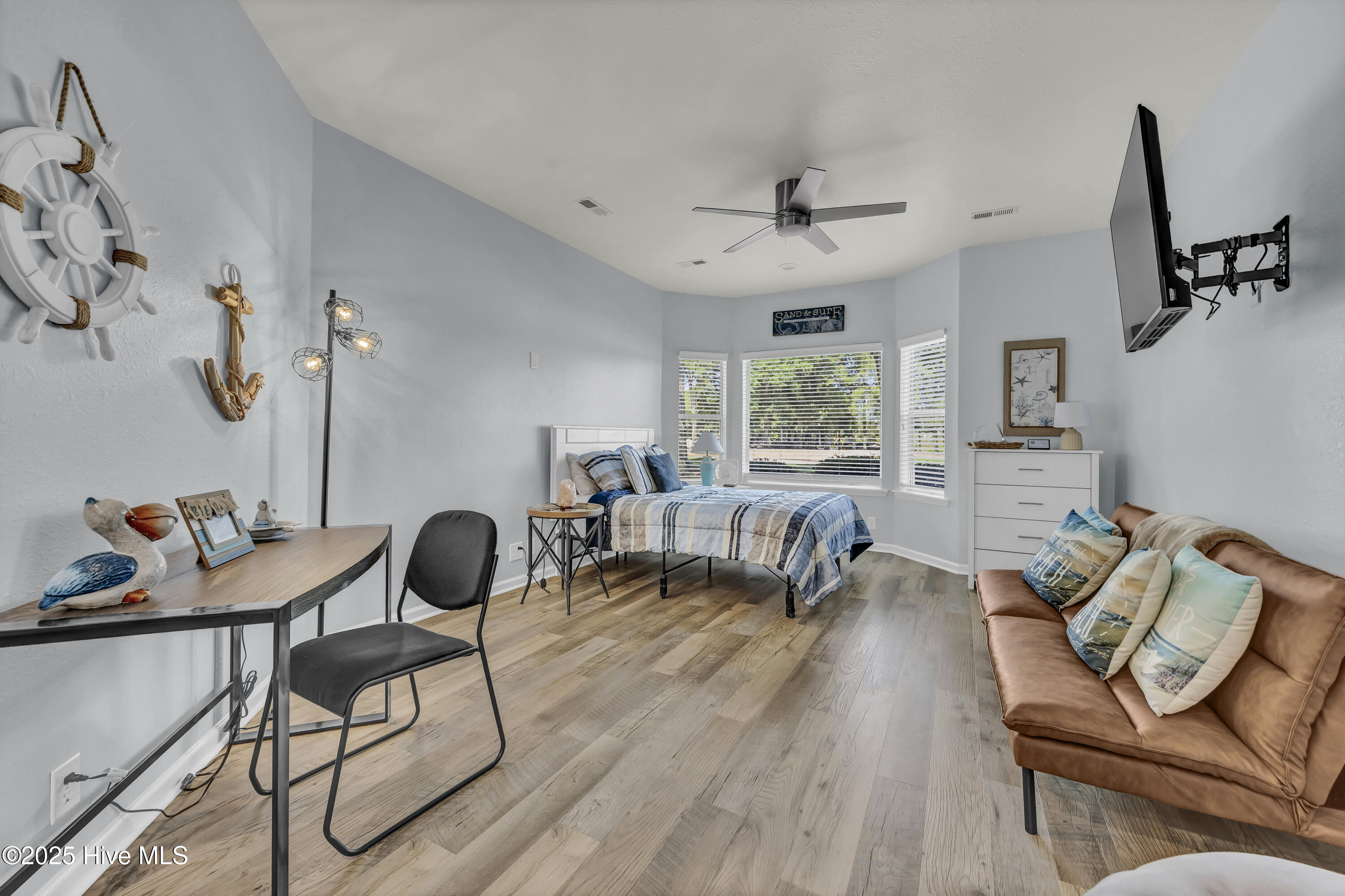 100527384 | Photo 18