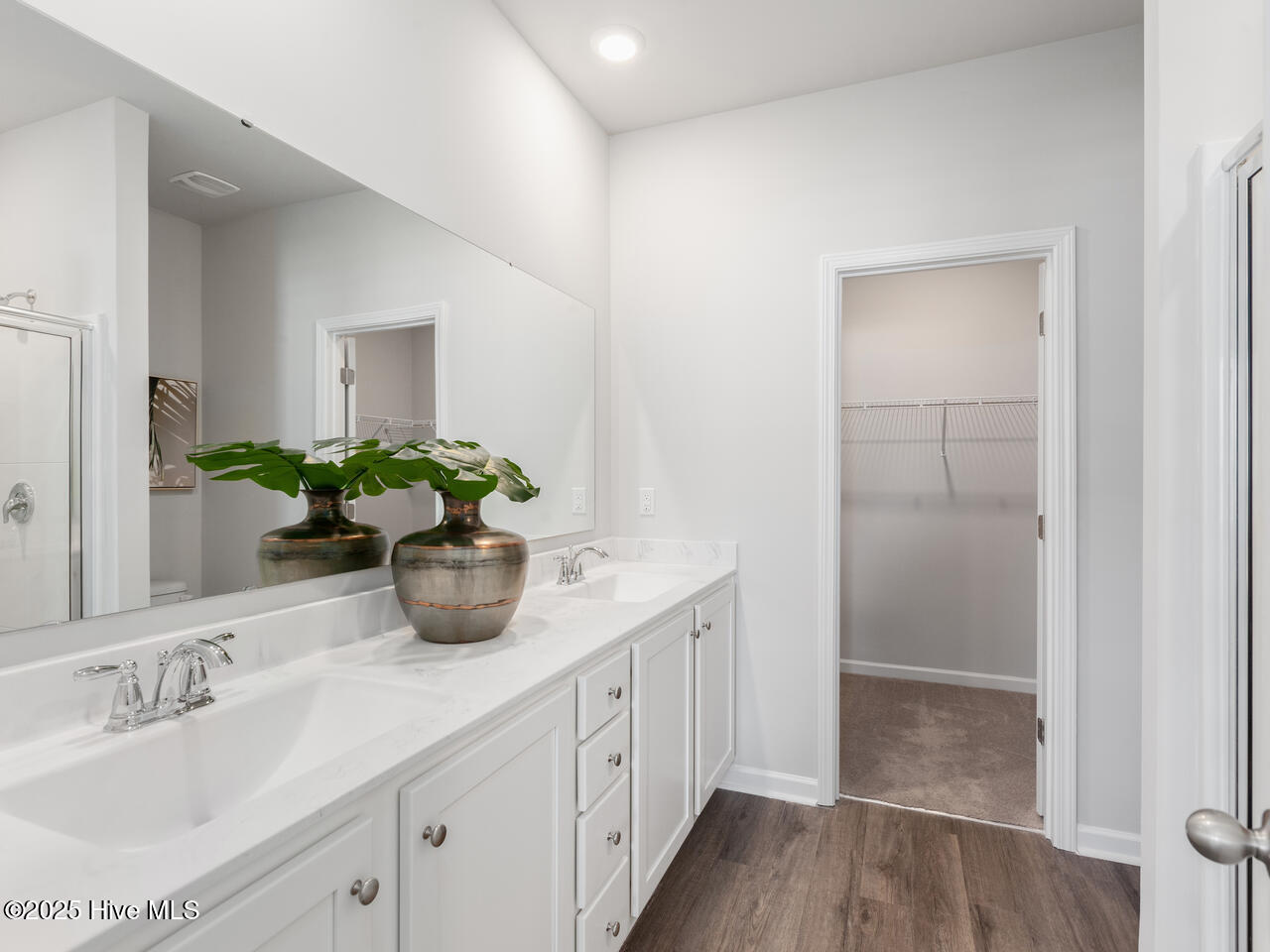 100517934 | Photo 18