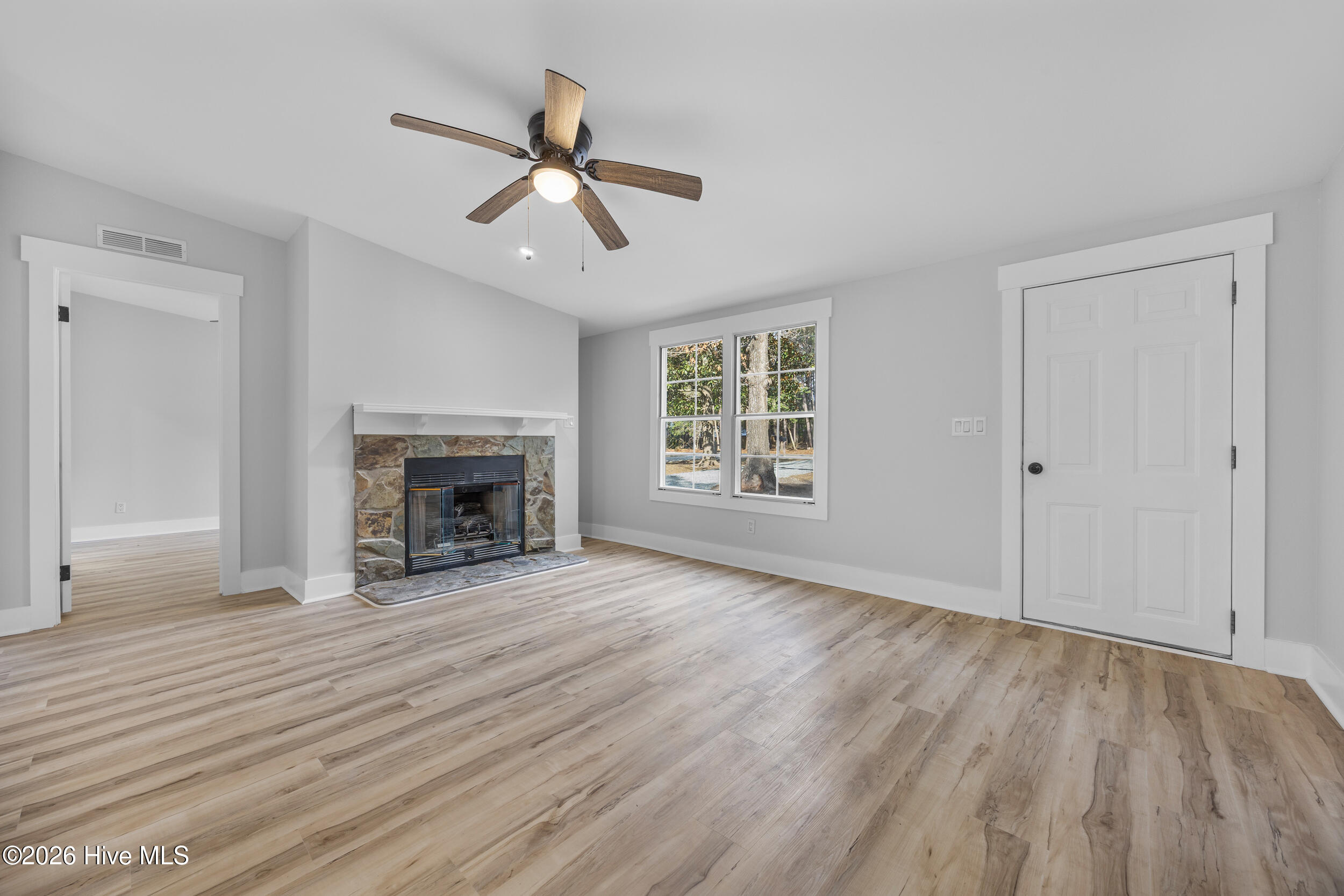 100552776 | Photo 12