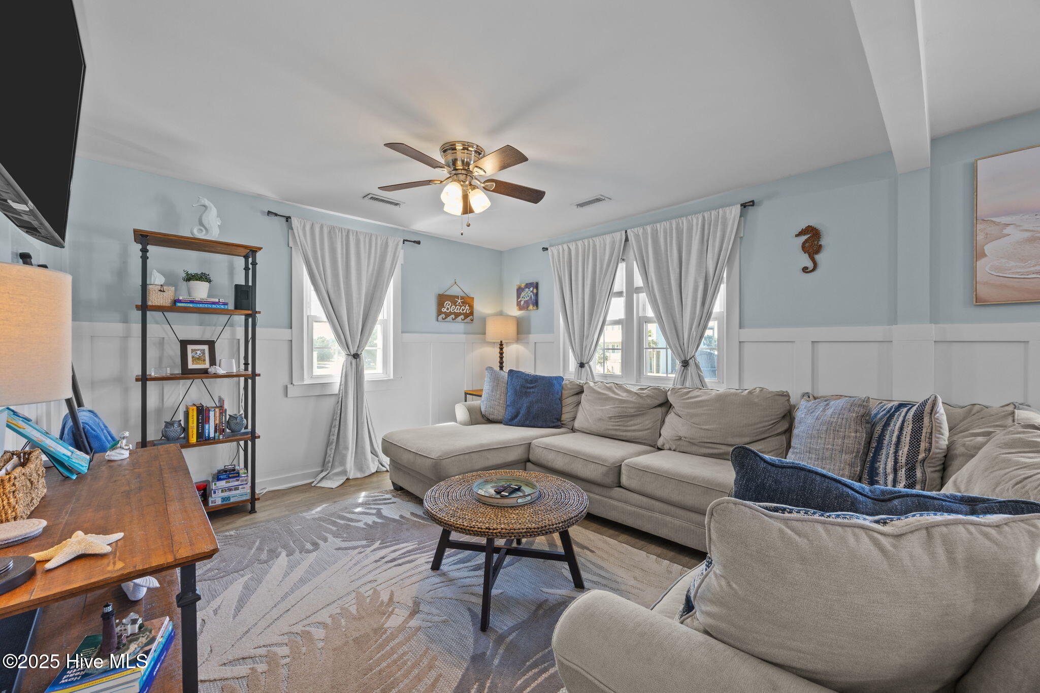 100532848 | Photo 10