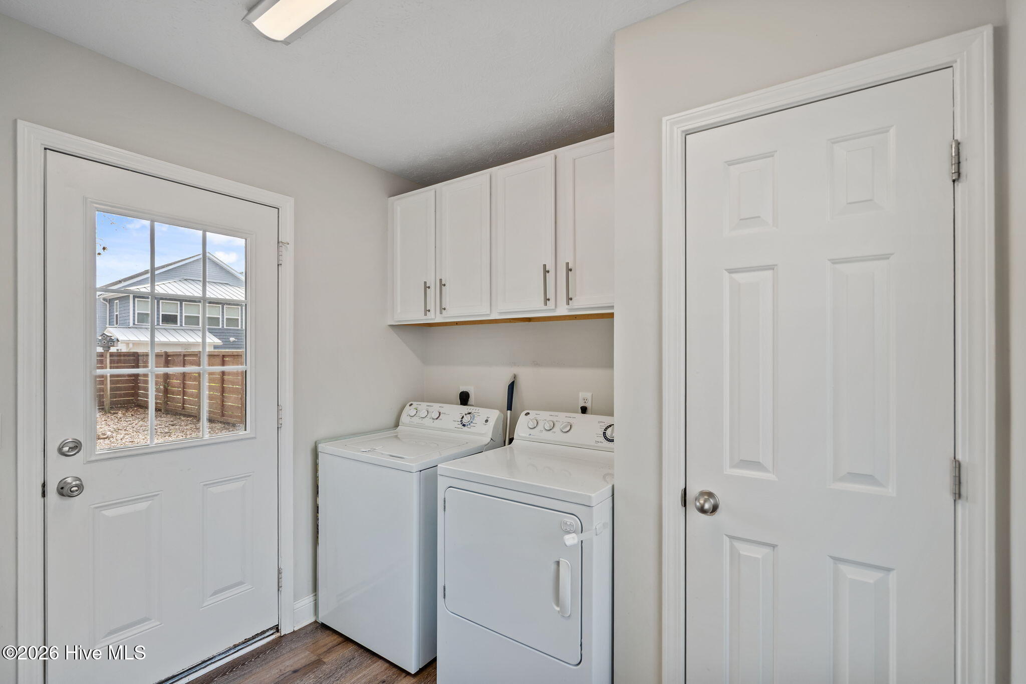 100558103 | Photo 21