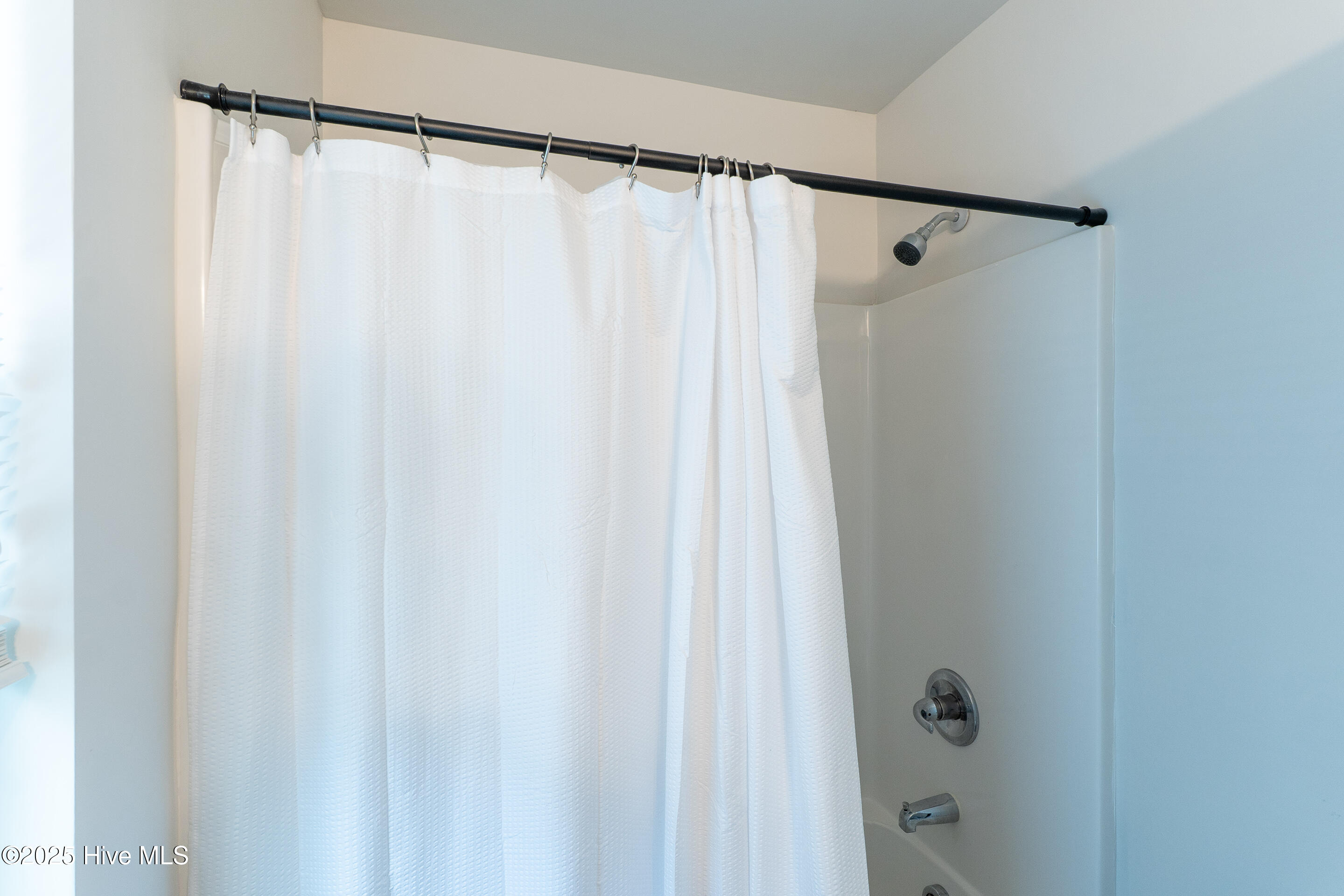 100510114 | Photo 24