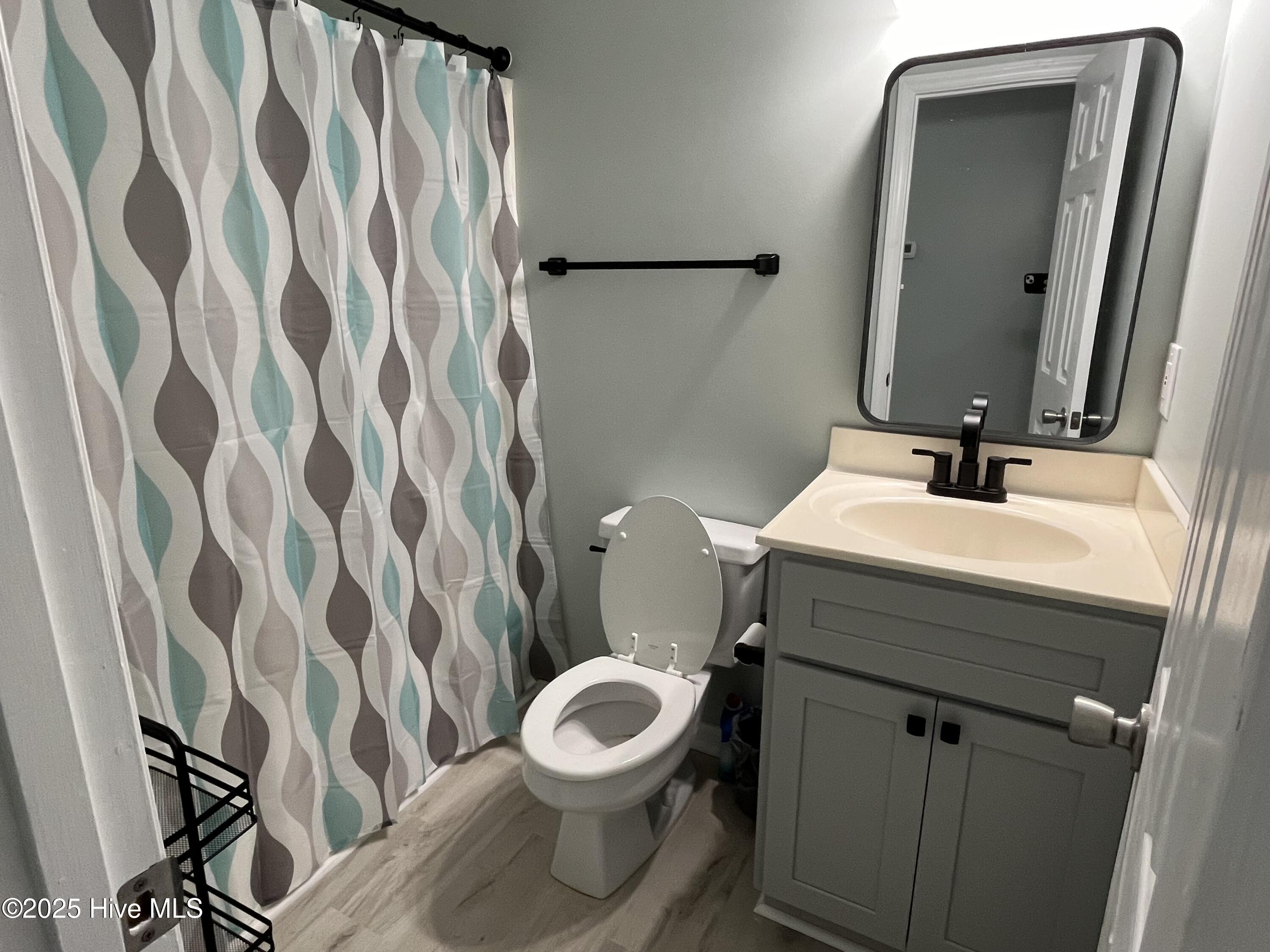 100559097 | Photo 14