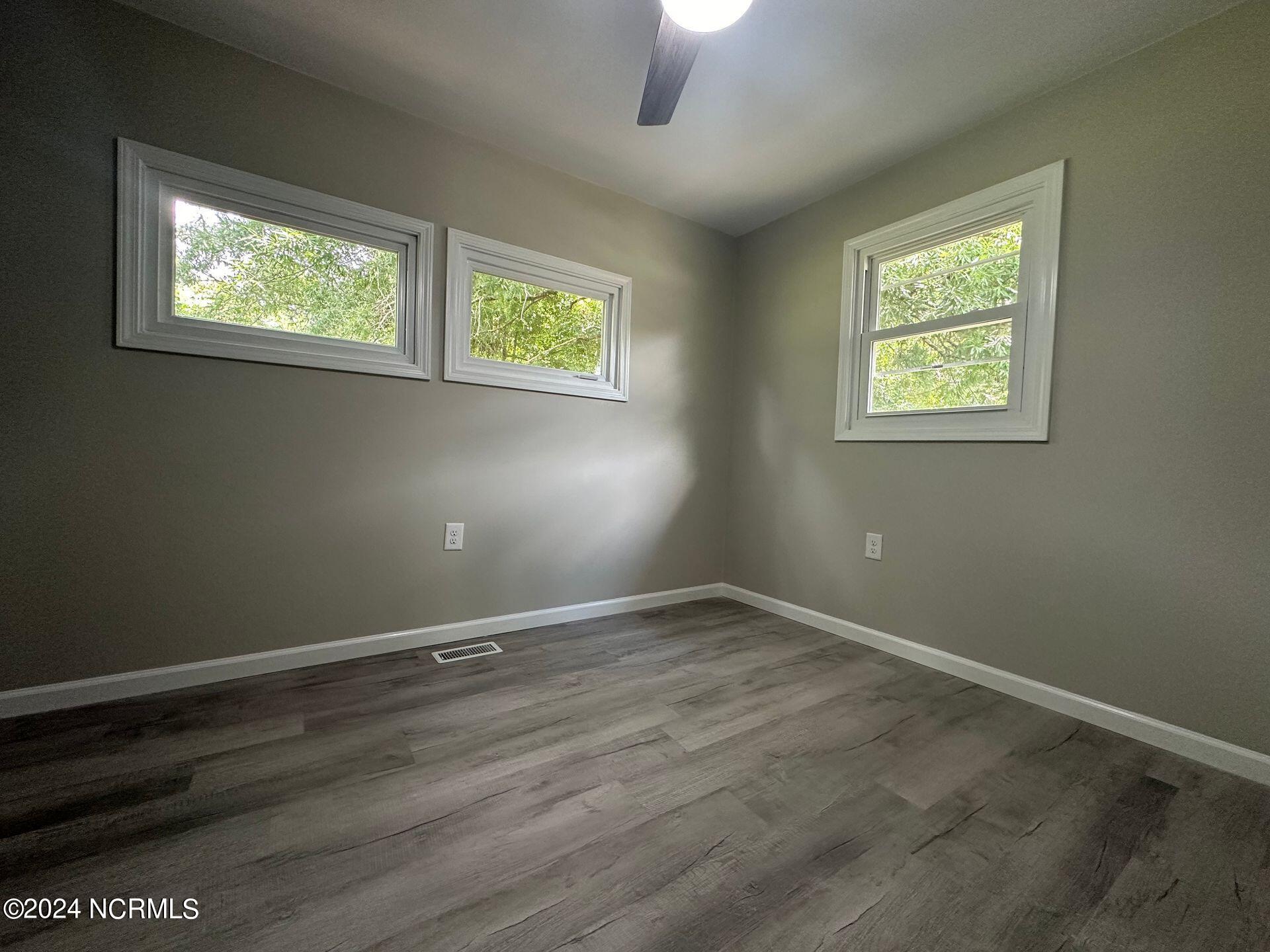 100545628 | Photo 21